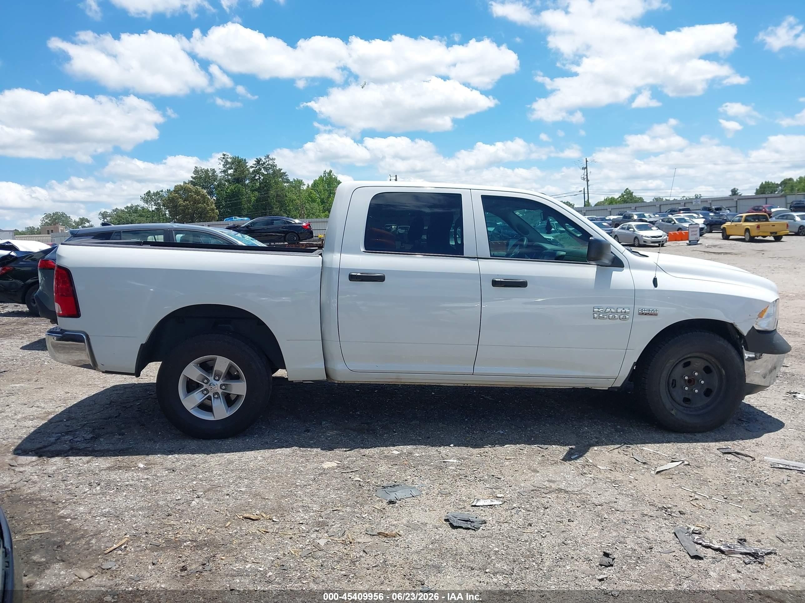 2015 Ram 1500 Tradesman White vin: 1C6RR6KT9FS518359
