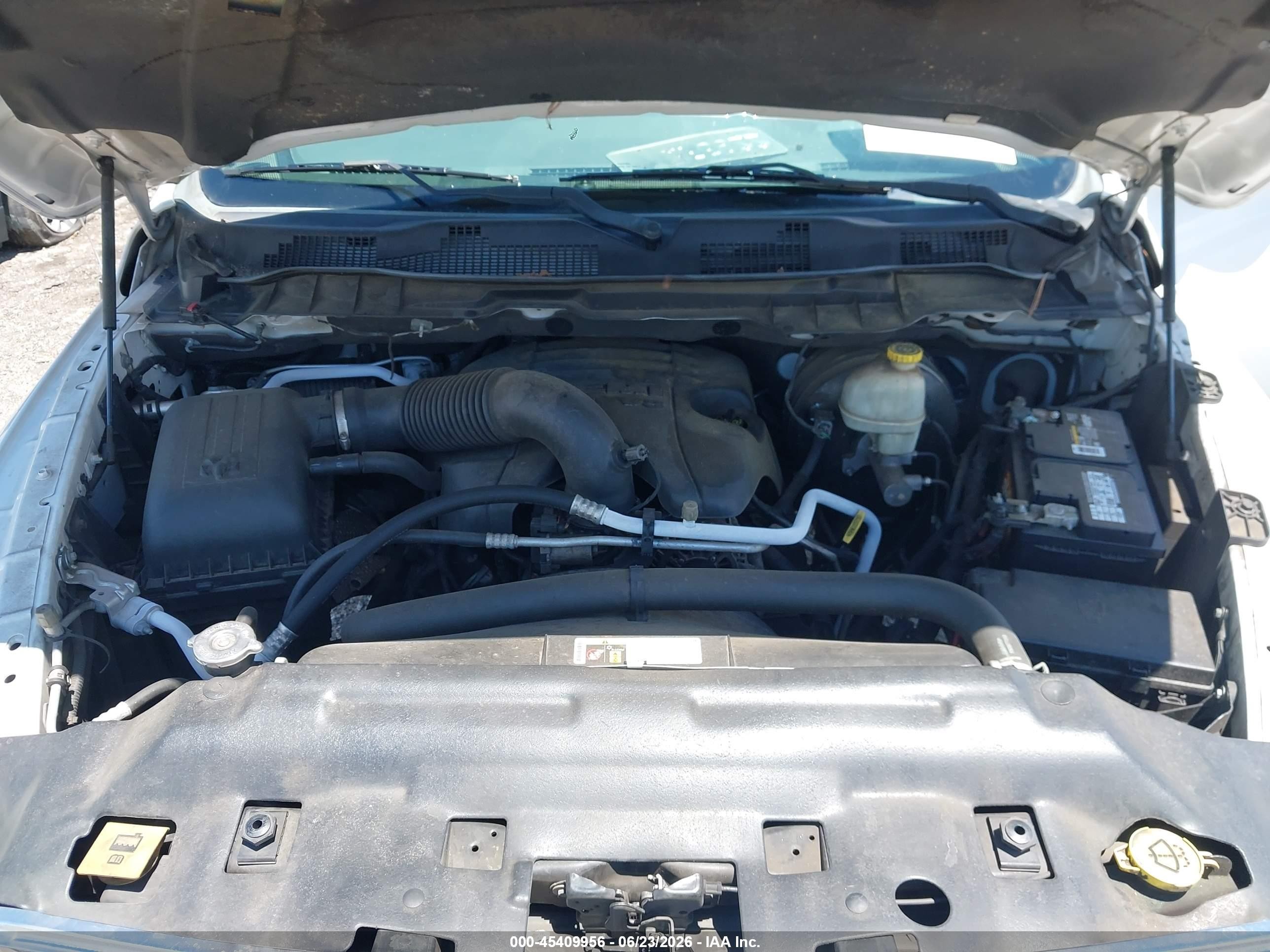 2015 Ram 1500 Tradesman White vin: 1C6RR6KT9FS518359