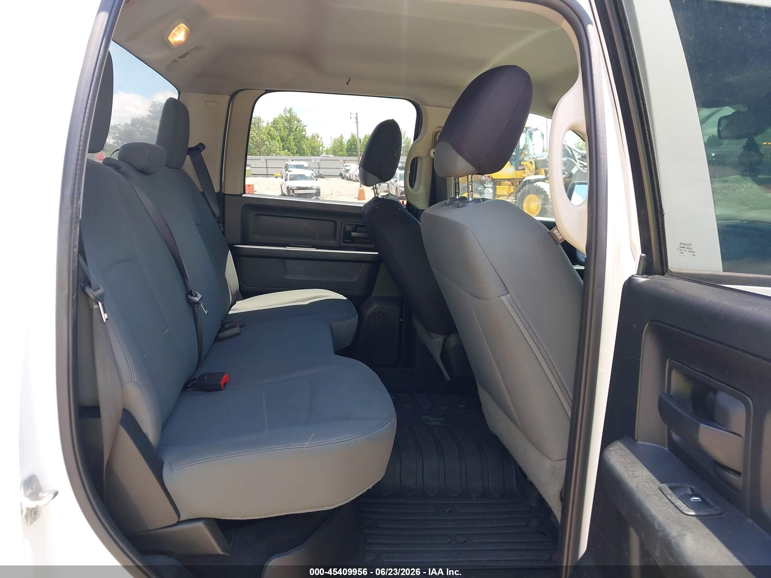 2015 Ram 1500 Tradesman White vin: 1C6RR6KT9FS518359