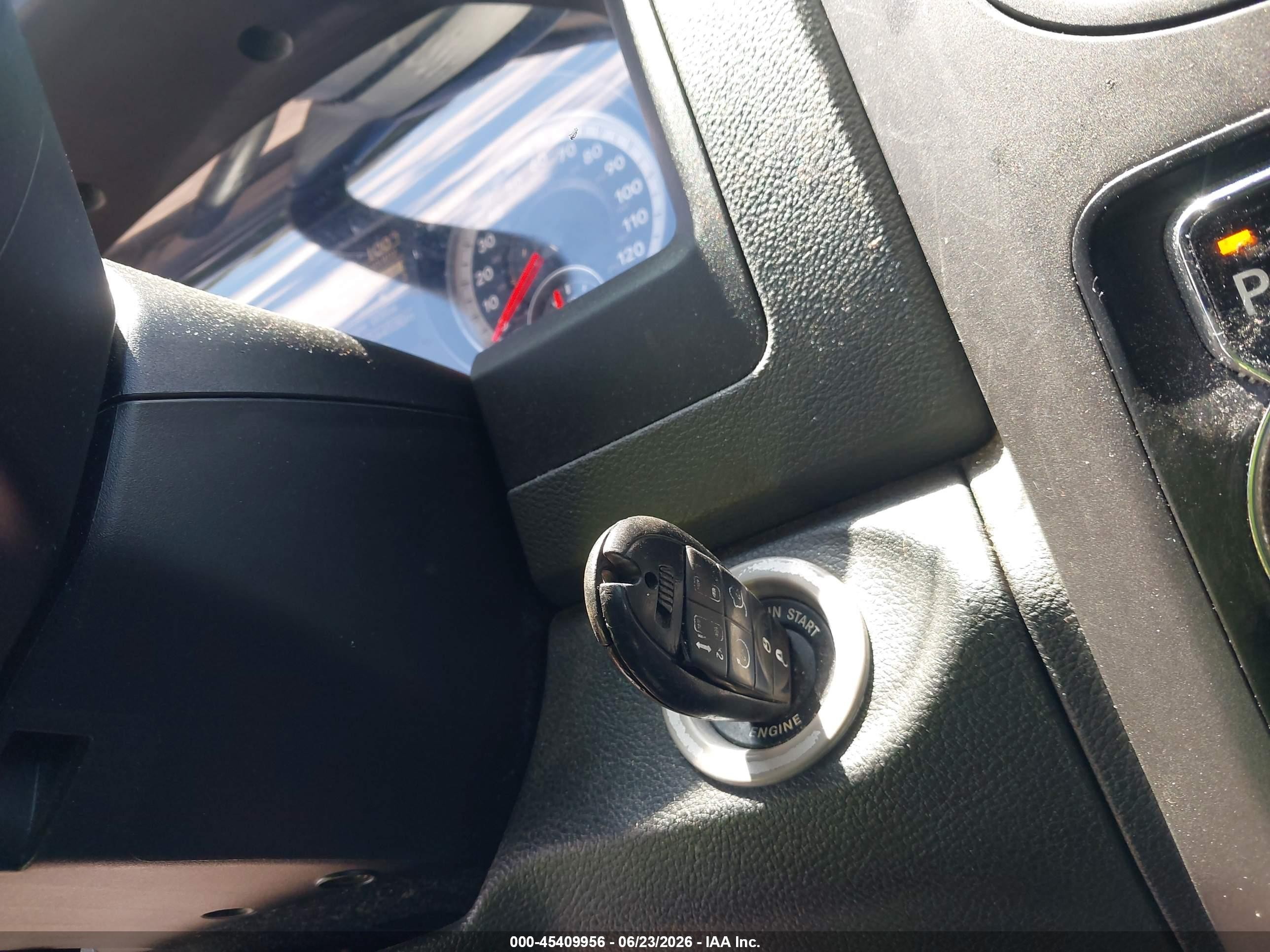 2015 Ram 1500 Tradesman White vin: 1C6RR6KT9FS518359