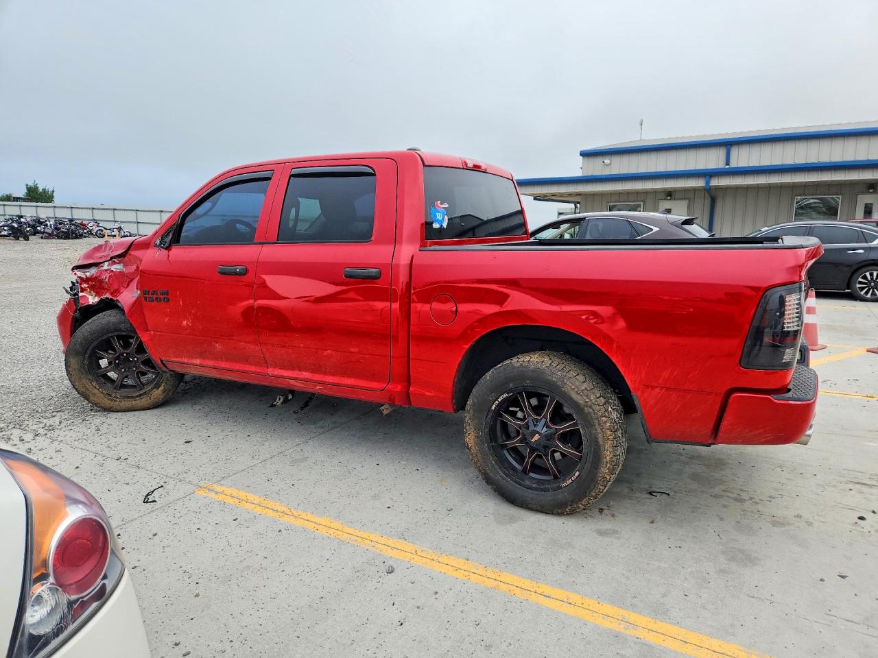 2015 Ram 1500 St Red vin: 1C6RR6KT9FS655012