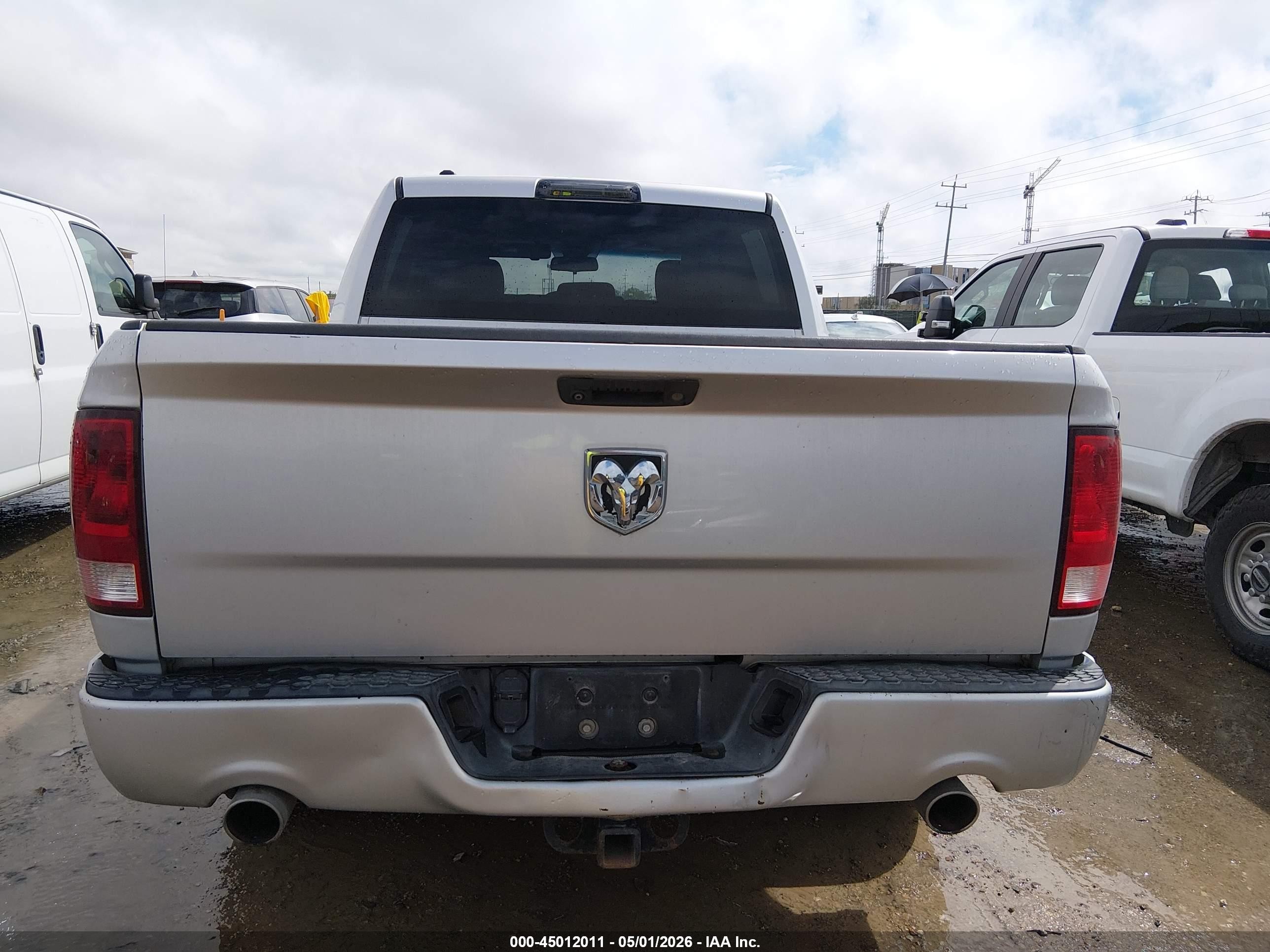 2015 Ram 1500 Express Silver vin: 1C6RR6KT9FS668830