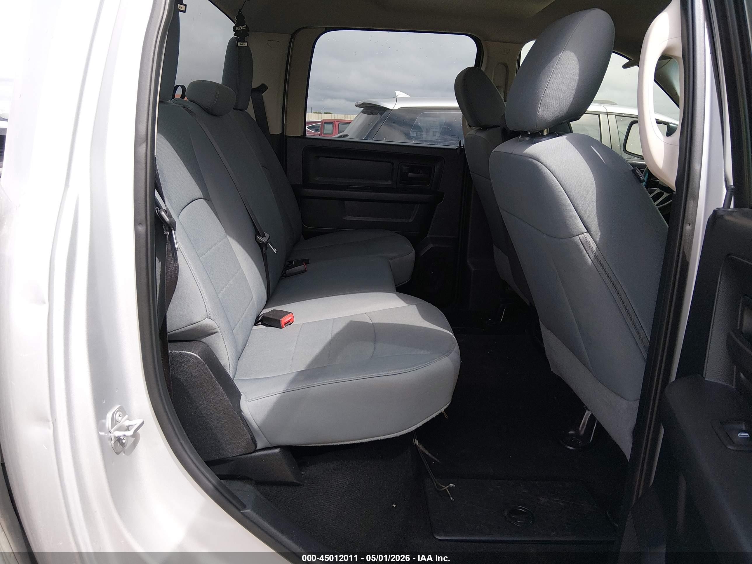 2015 Ram 1500 Express Silver vin: 1C6RR6KT9FS668830