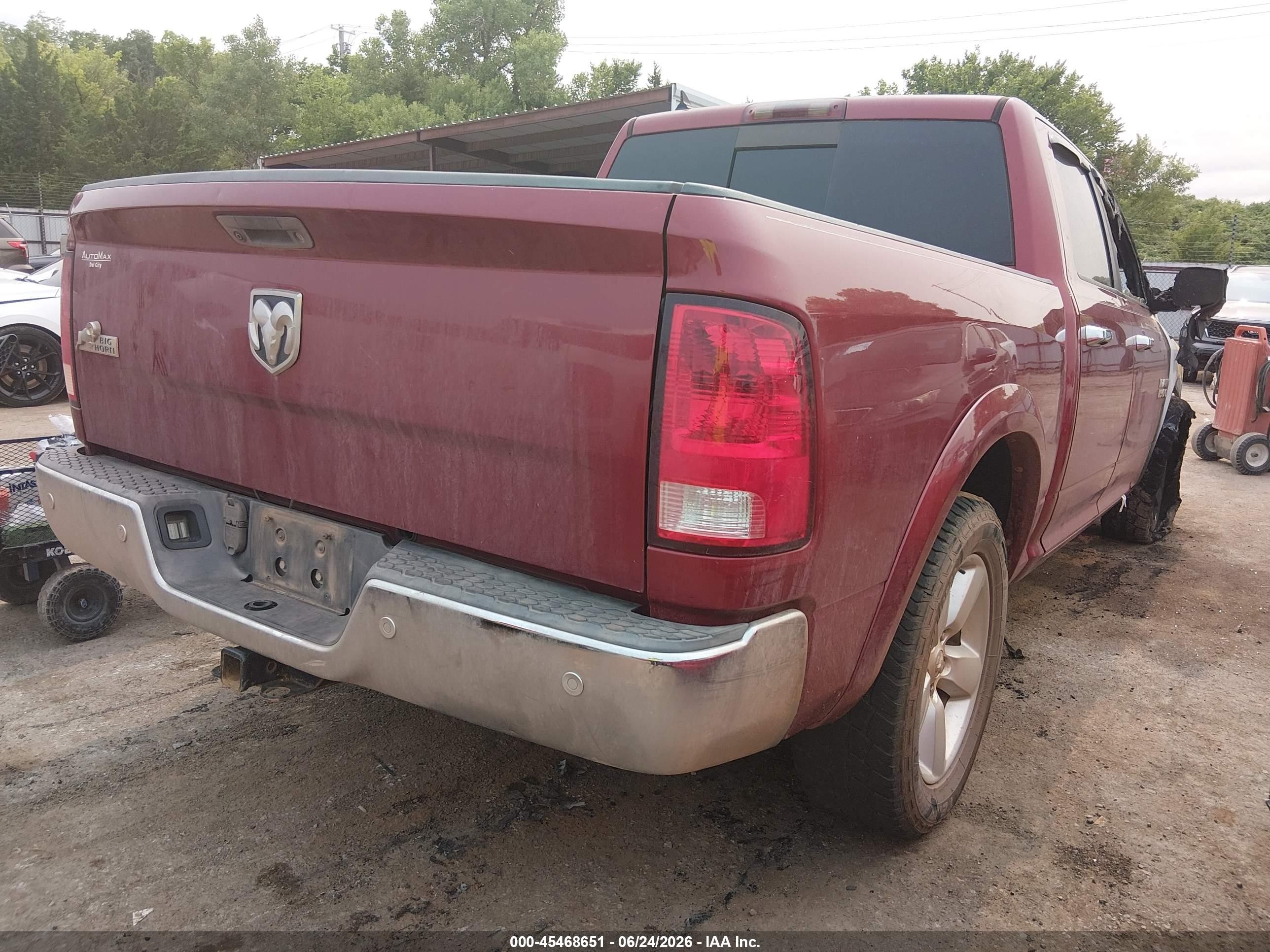 2015 Ram 1500 Outdoorsman Burgundy vin: 1C6RR6LG8FS630684