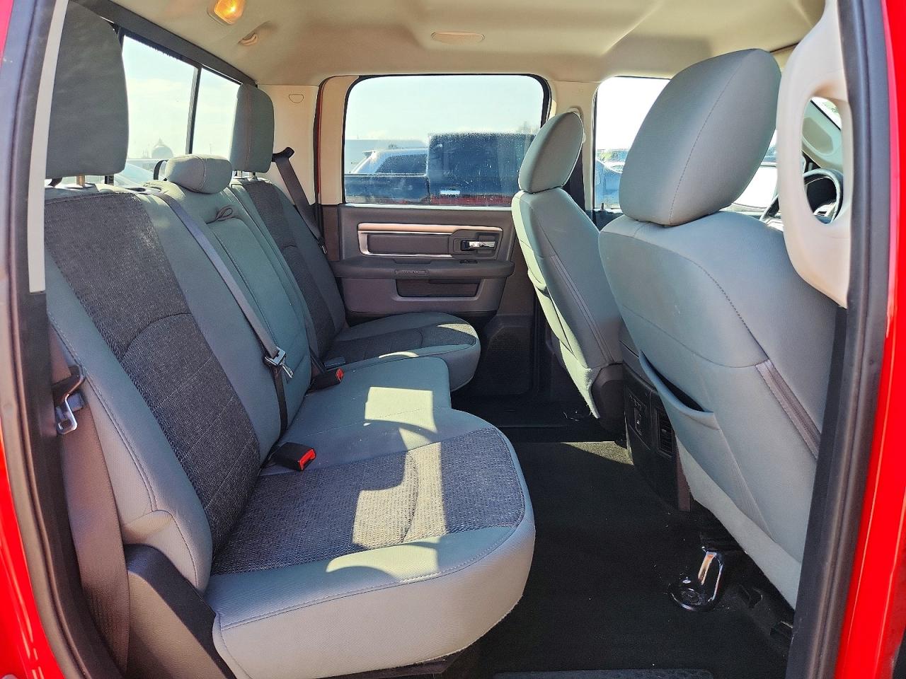 2015 Ram 1500 Slt Red vin: 1C6RR6LM2FS607827