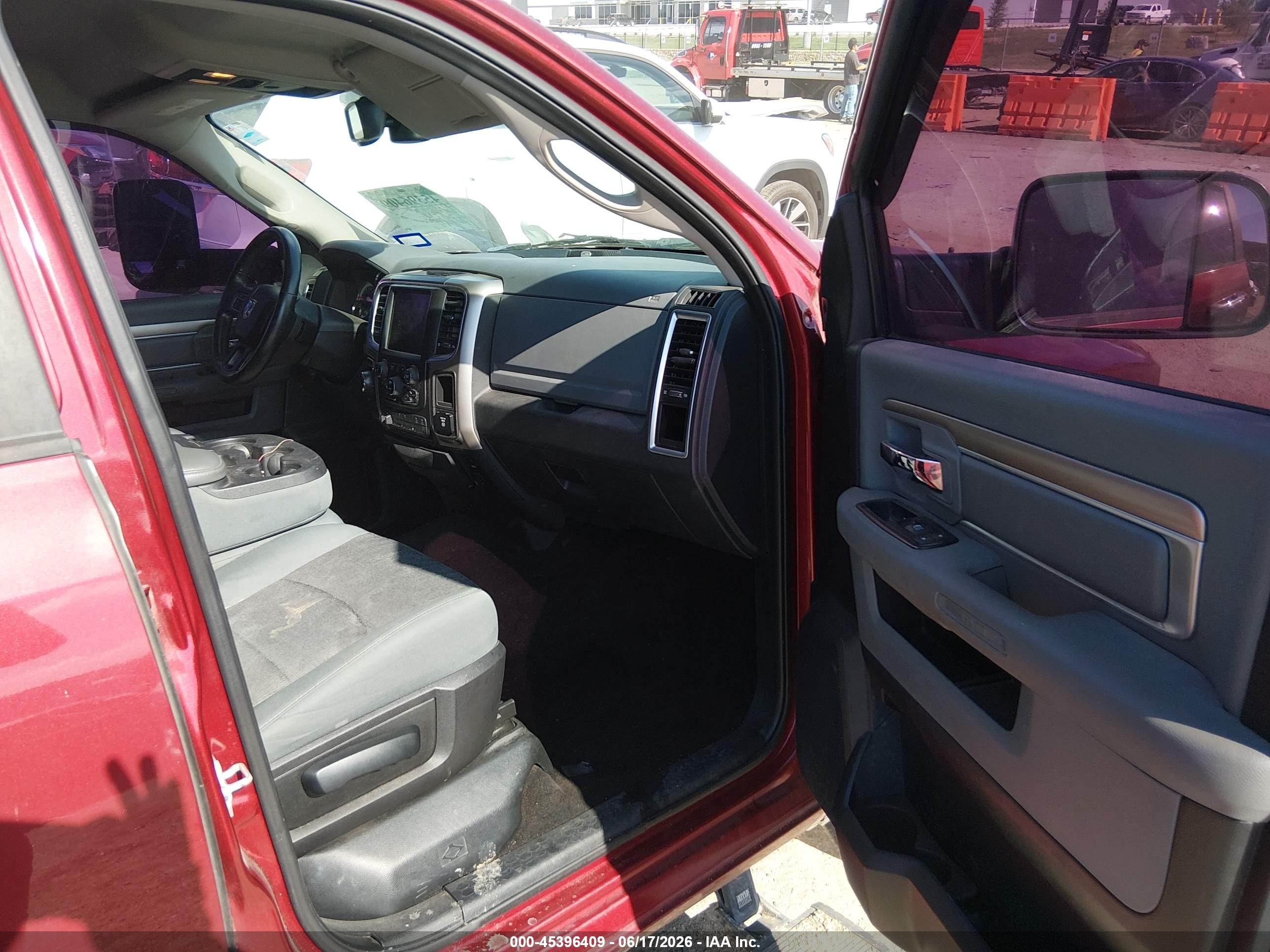2015 Ram 1500 Big Horn Burgundy vin: 1C6RR6LM4FS686367