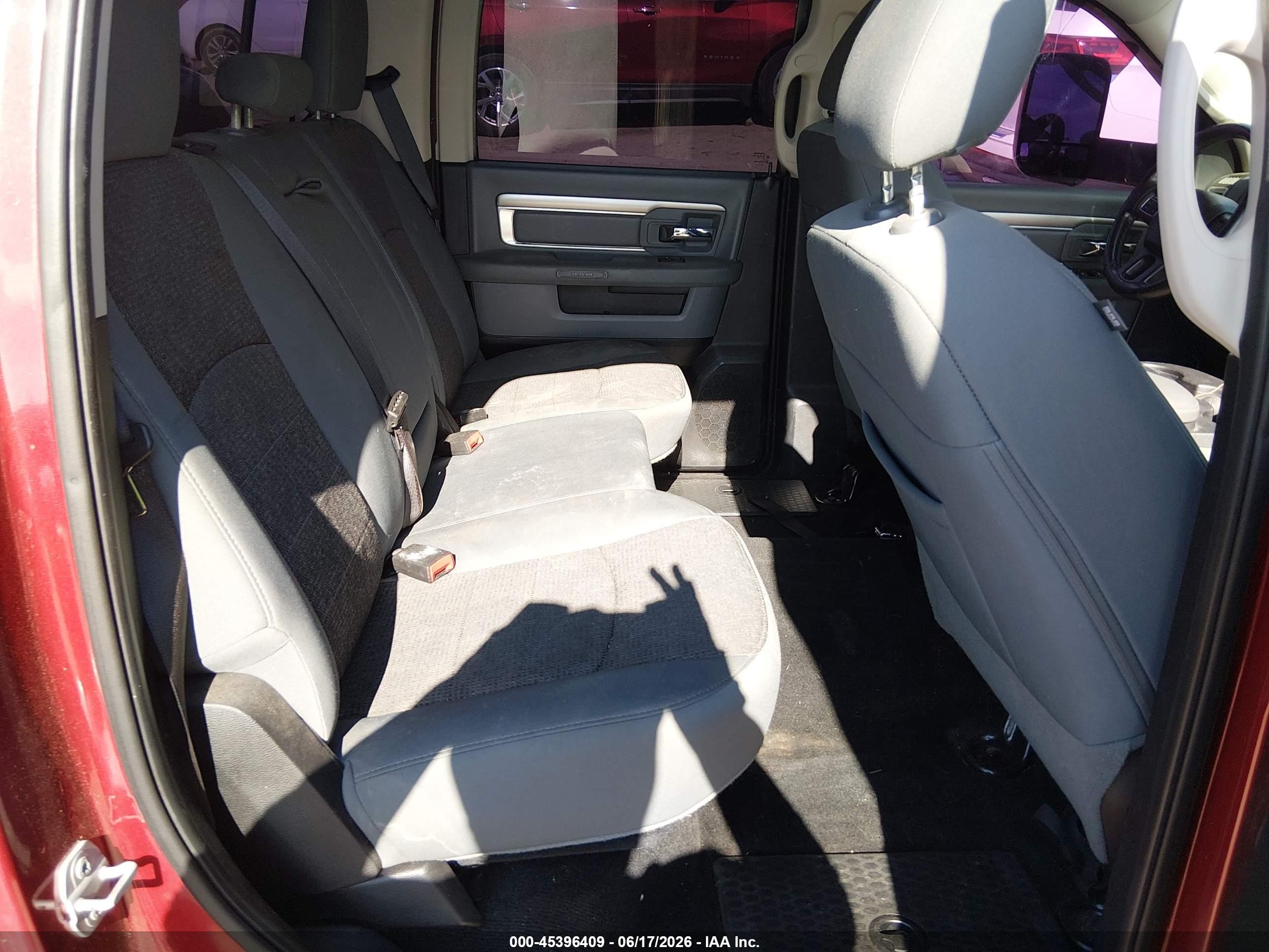 2015 Ram 1500 Big Horn Burgundy vin: 1C6RR6LM4FS686367