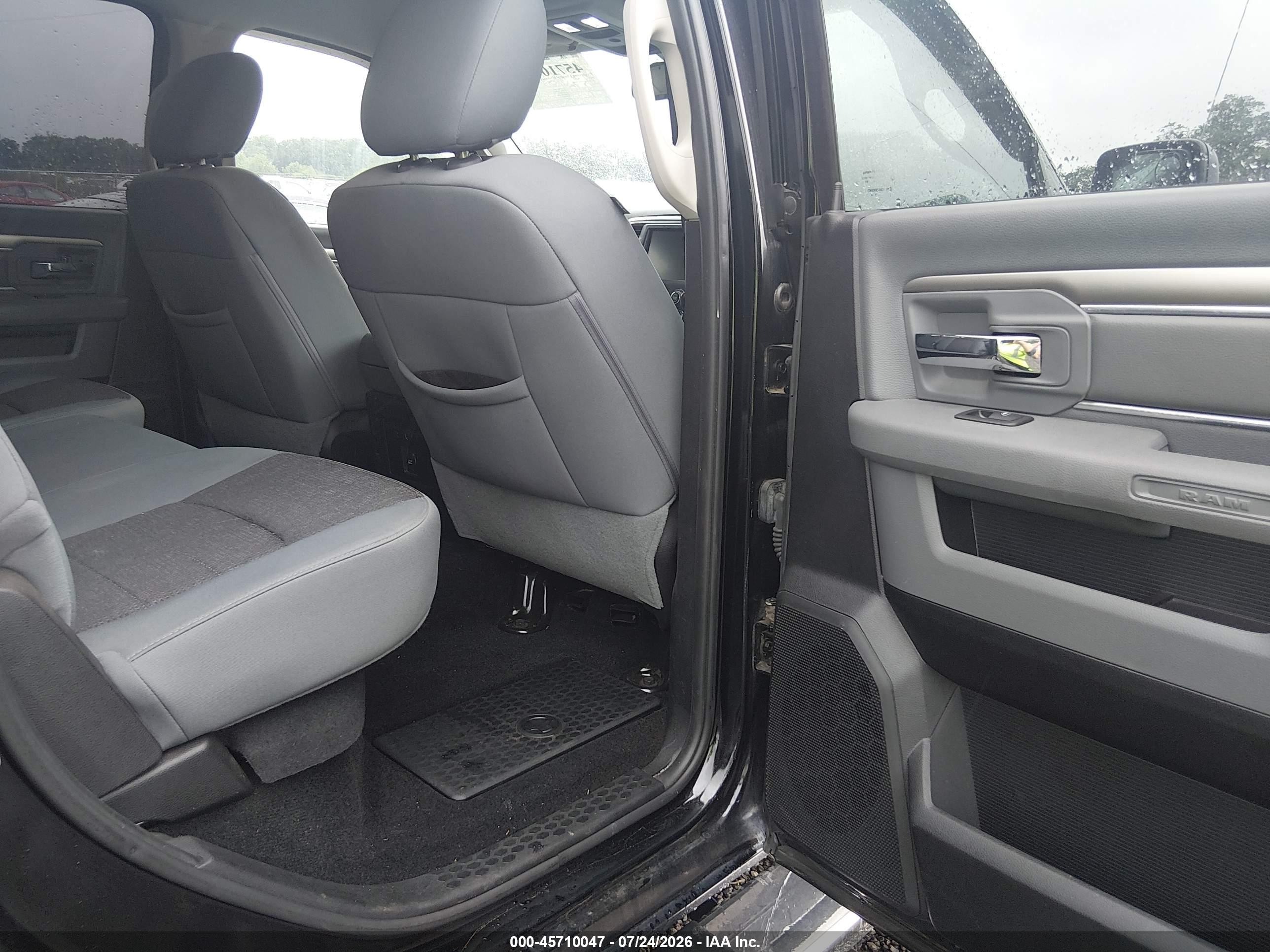 2013 Ram 1500   Black vin: 1C6RR6LT0DS576002