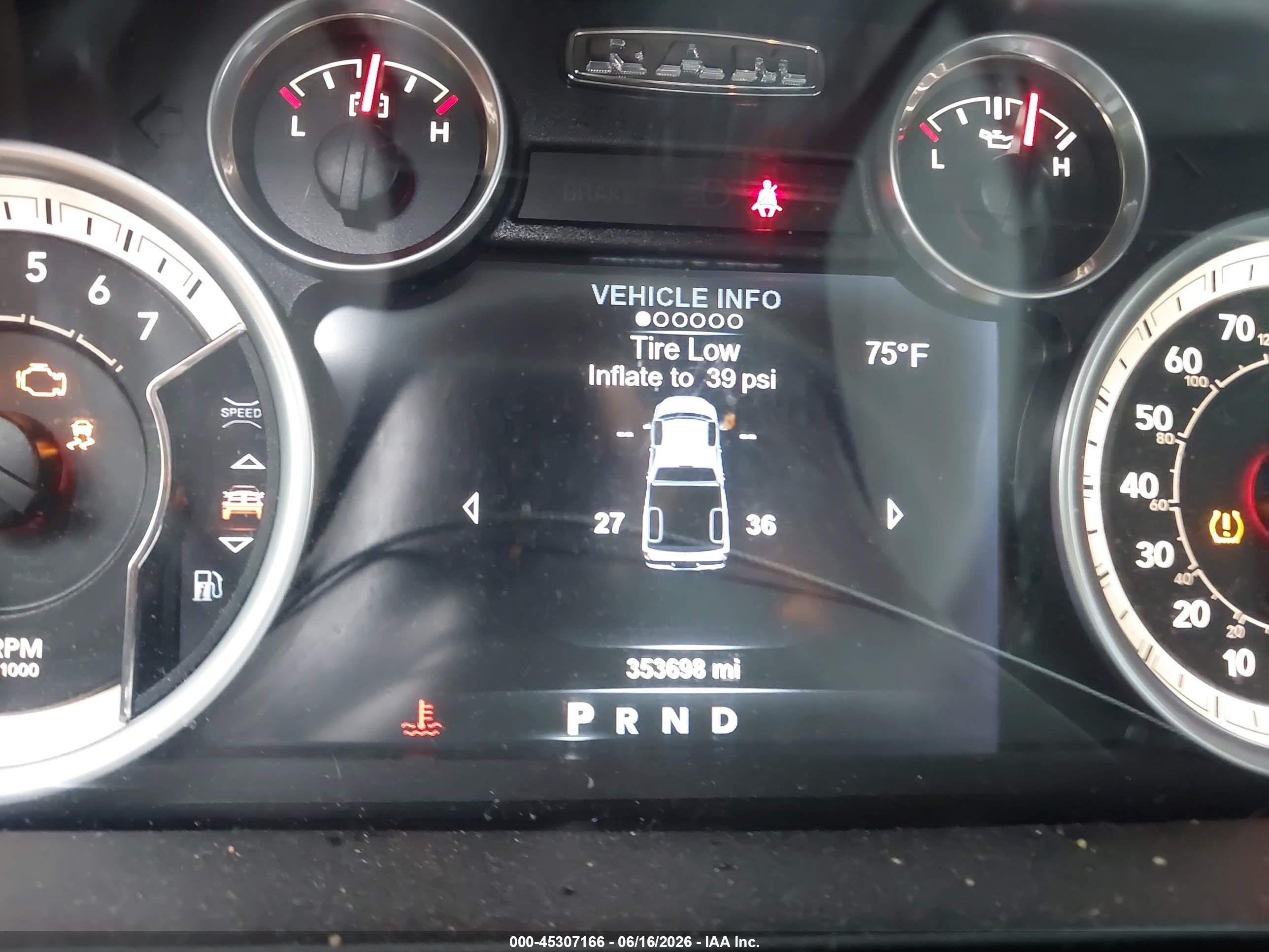 2015 Ram 1500 Lone Star Red vin: 1C6RR6LT0FS567206