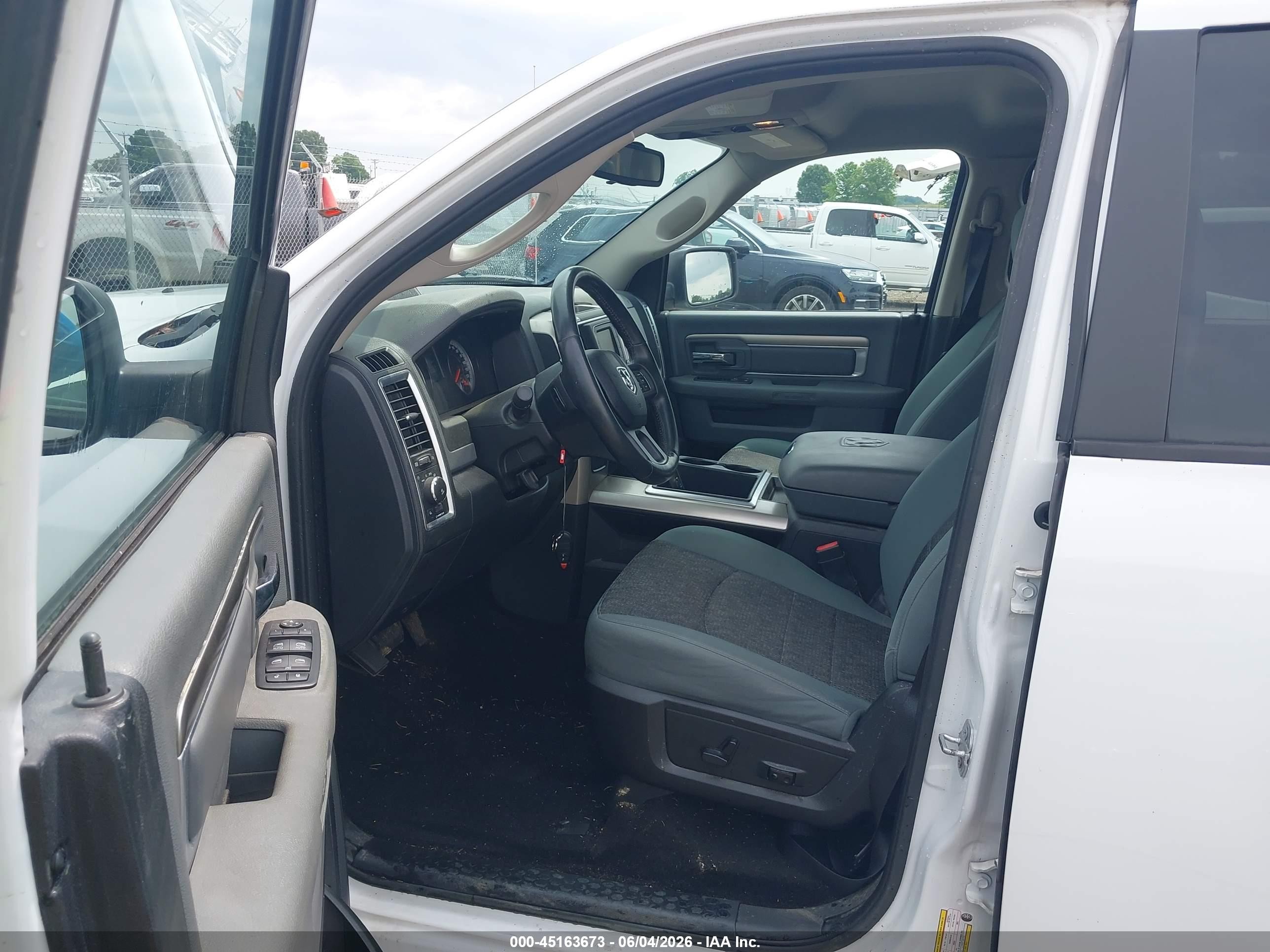 2015 Ram 1500 Big Horn White vin: 1C6RR6LT1FS677228