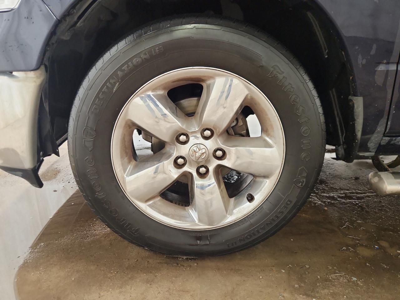 2014 Ram 1500 Slt Синий vin: 1C6RR6LT2ES456932 Damage: Left Front Tire, Worn, Replacement Required
