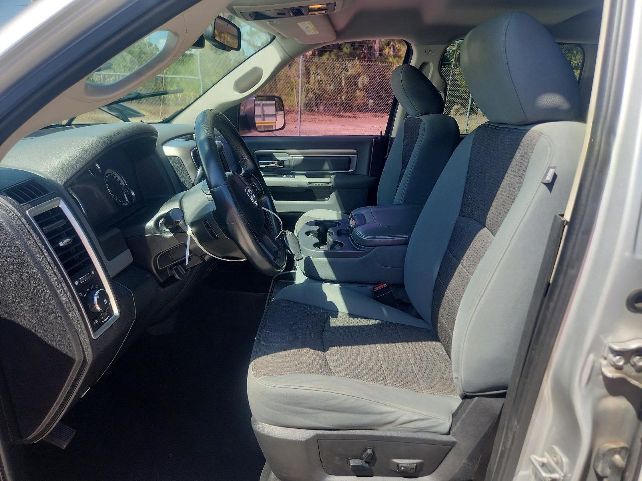 2013 Ram 1500 Slt Серебряный vin: 1C6RR6LT3DS560117