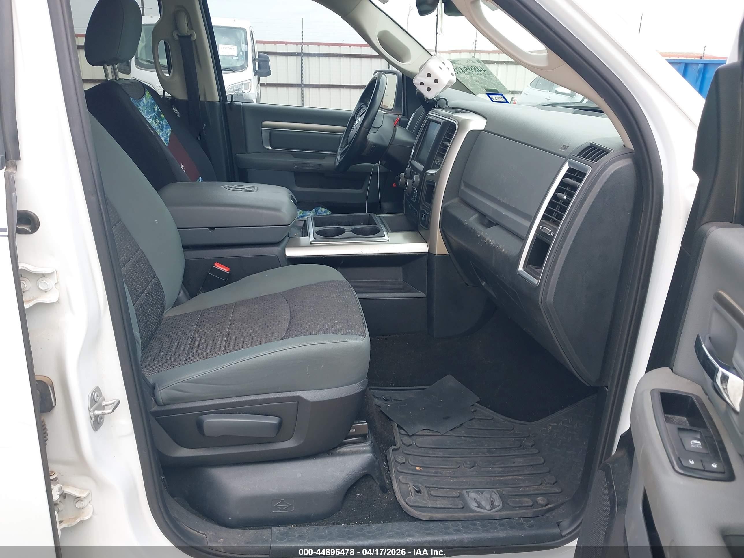 2015 Ram 1500 Outdoorsman White vin: 1C6RR6LT4FS639704
