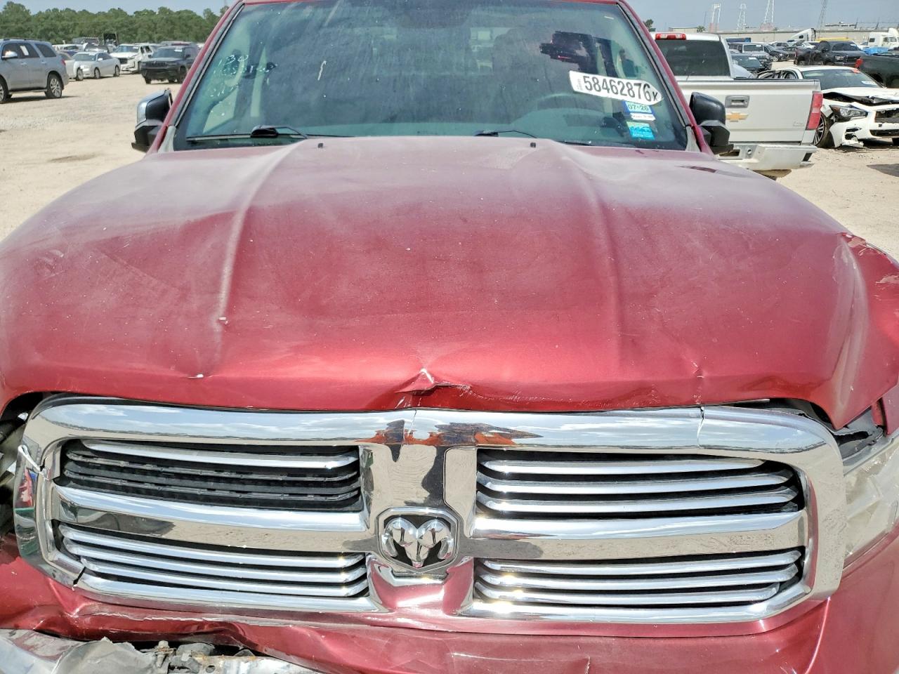 2015 Ram 1500 Burgundy vin: 1C6RR6LT4FS692628