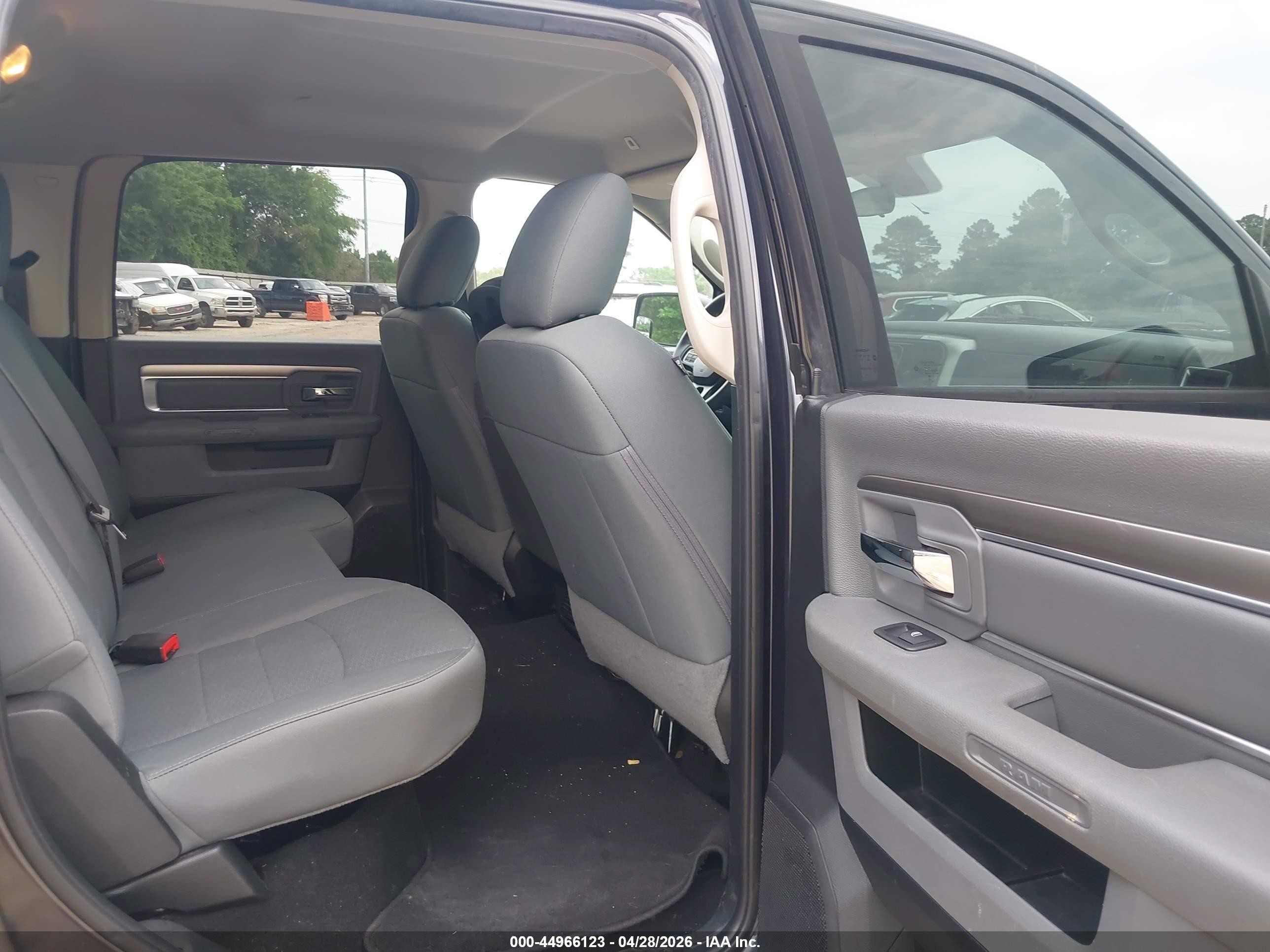 2018 Ram 1500 Slt  4x2 5'7 Box Gray vin: 1C6RR6LT5JS303536