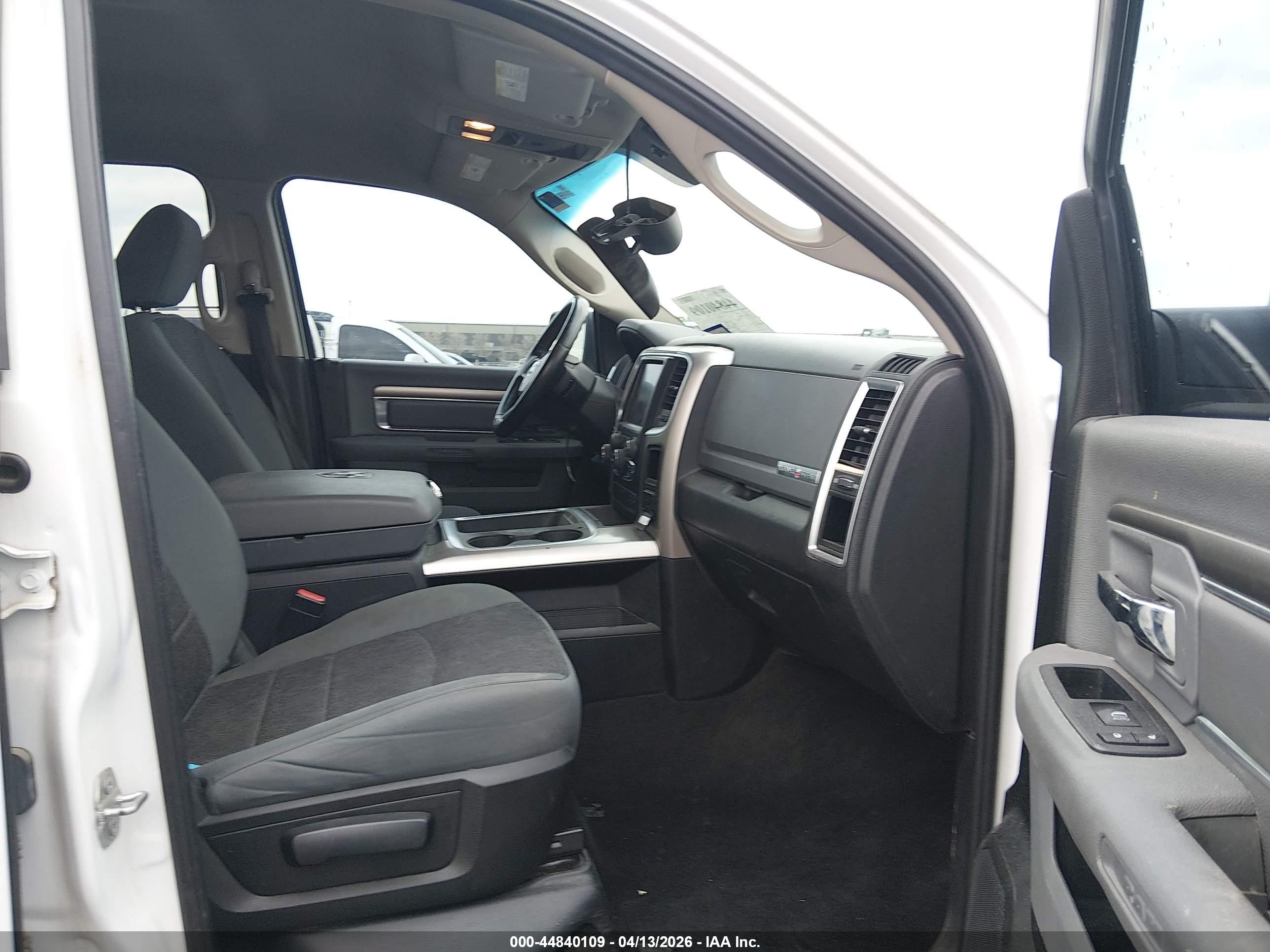 2017 Ram 1500 Lone Star  4x2 5'7 Box Белый vin: 1C6RR6LT8HS855154