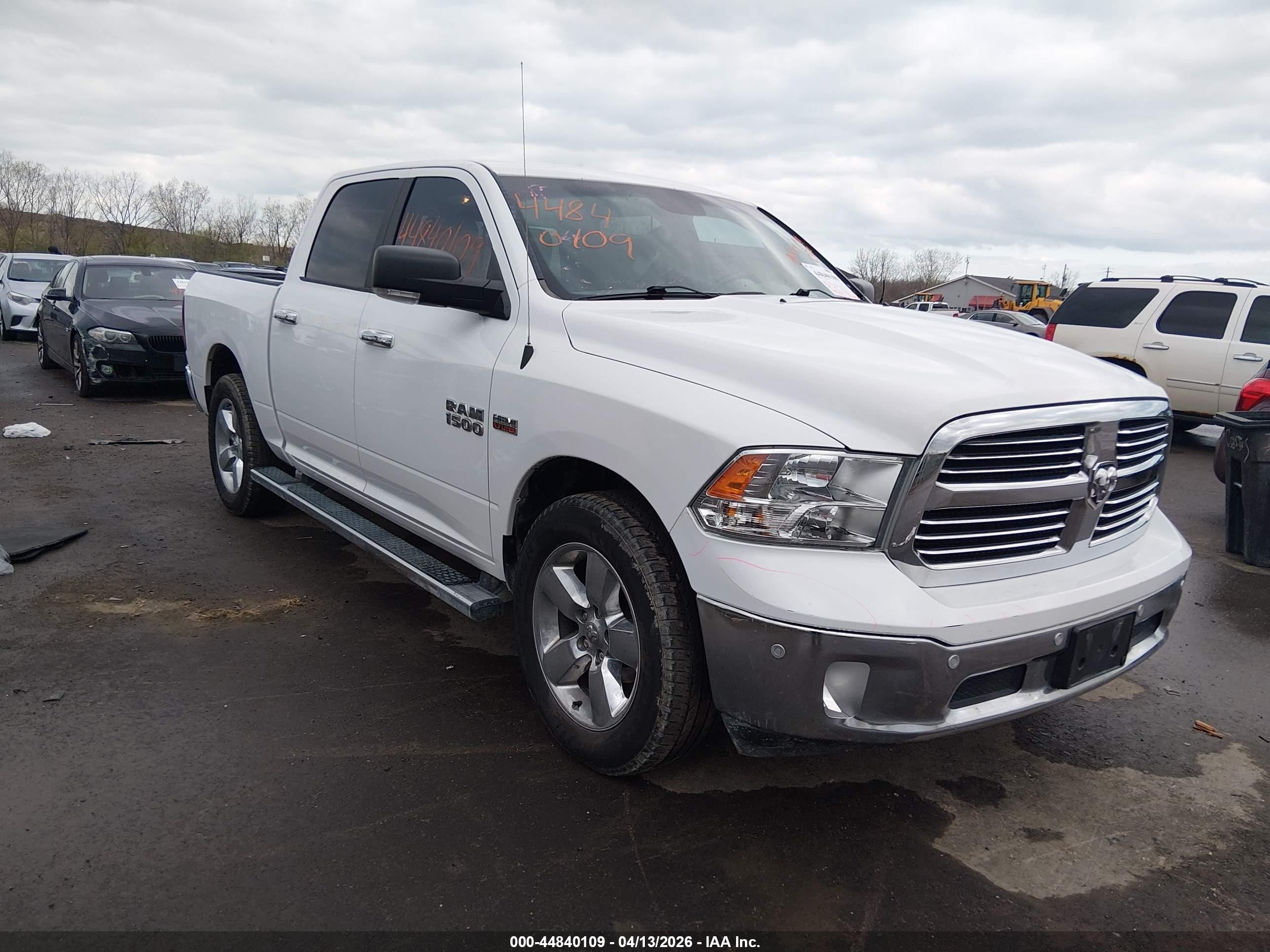 2017 Ram 1500 Lone Star  4x2 5'7 Box Белый vin: 1C6RR6LT8HS855154
