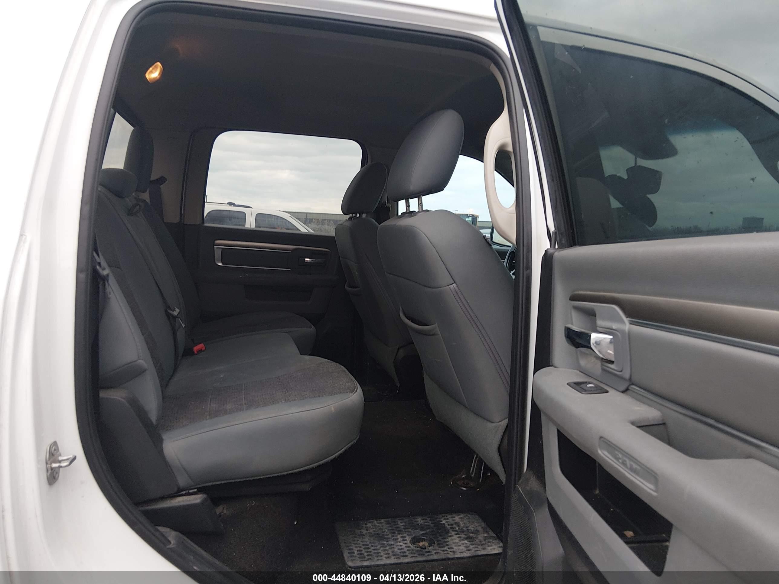 2017 Ram 1500 Lone Star  4x2 5'7 Box Белый vin: 1C6RR6LT8HS855154