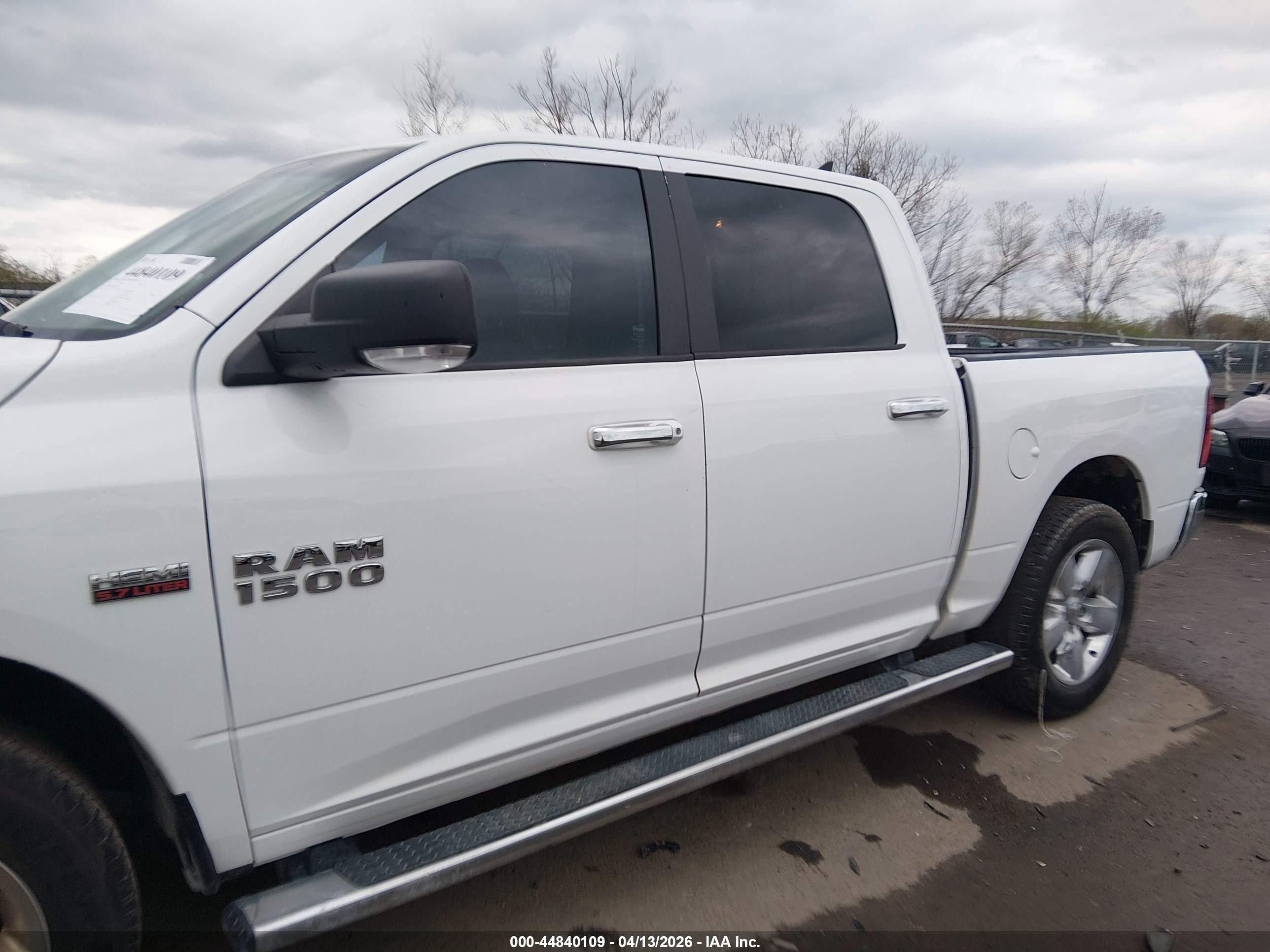 2017 Ram 1500 Lone Star  4x2 5'7 Box Белый vin: 1C6RR6LT8HS855154