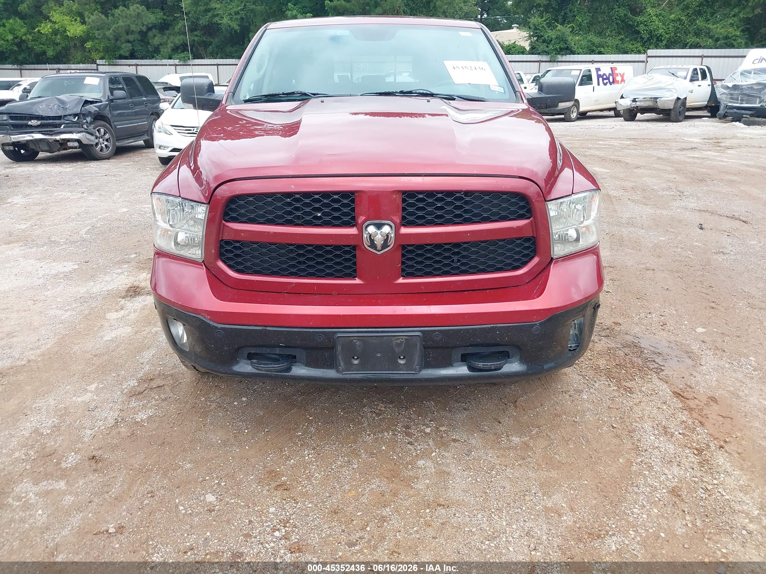 2015 Ram 1500 Outdoorsman Бордовый vin: 1C6RR6LTXFS639819