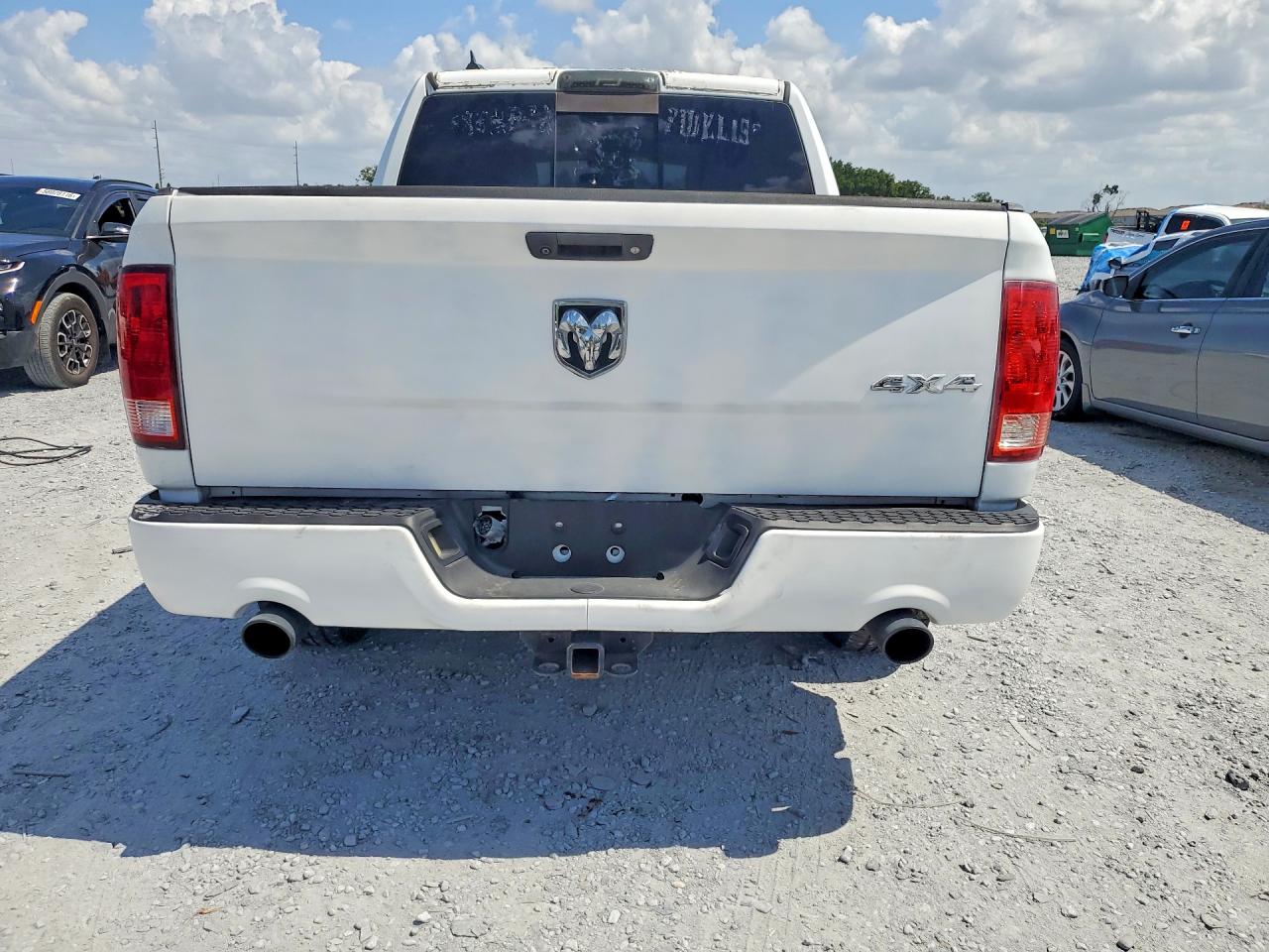 2015 Ram 1500 Sport White vin: 1C6RR6MT4FS592494