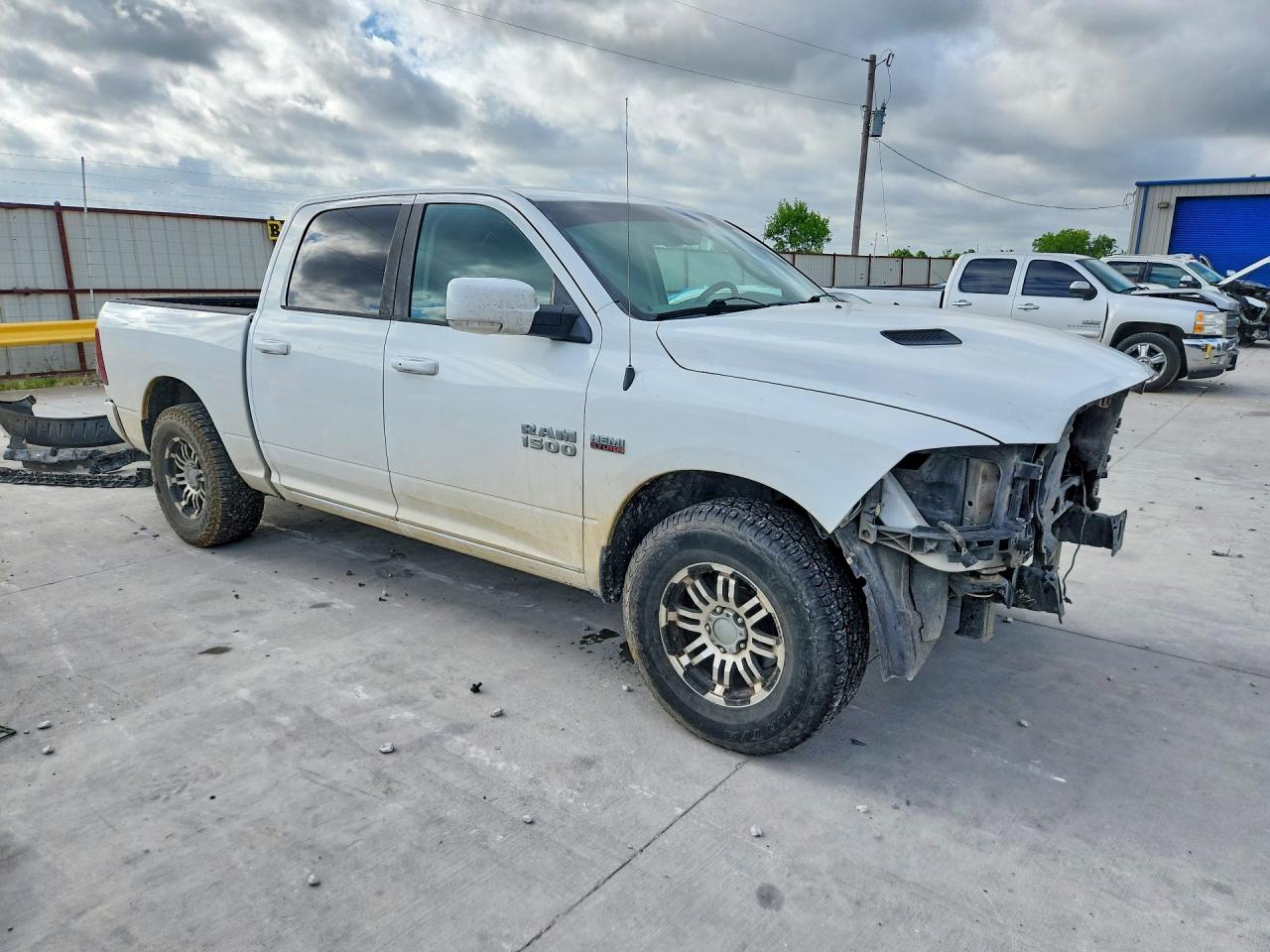 2014 Ram 1500 Sport White vin: 1C6RR6MT5ES333012