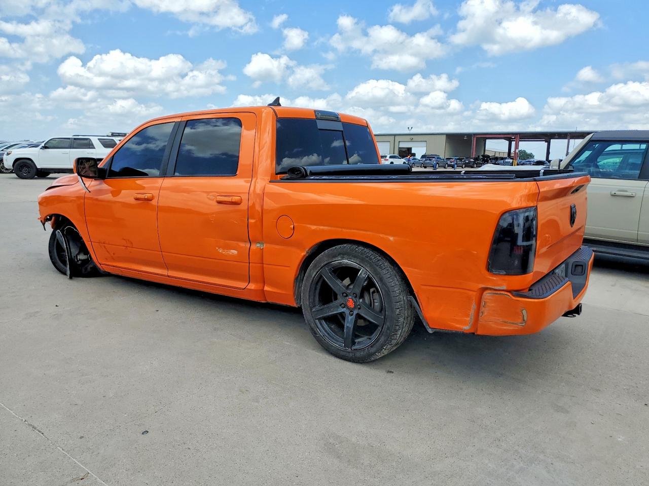 2015 Ram 1500 Sport Orange vin: 1C6RR6MT6FS686120