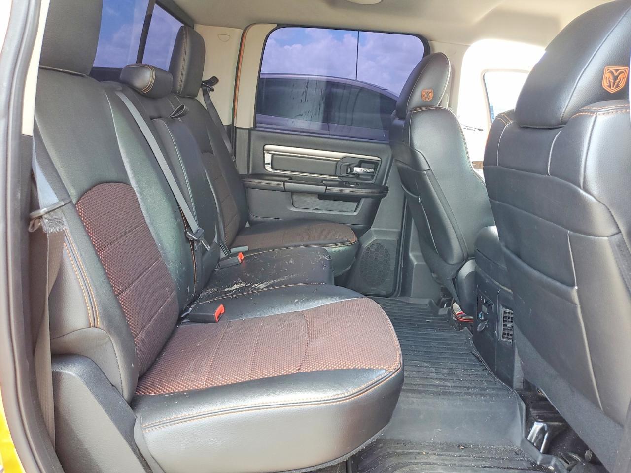 2015 Ram 1500 Sport Orange vin: 1C6RR6MT6FS686120