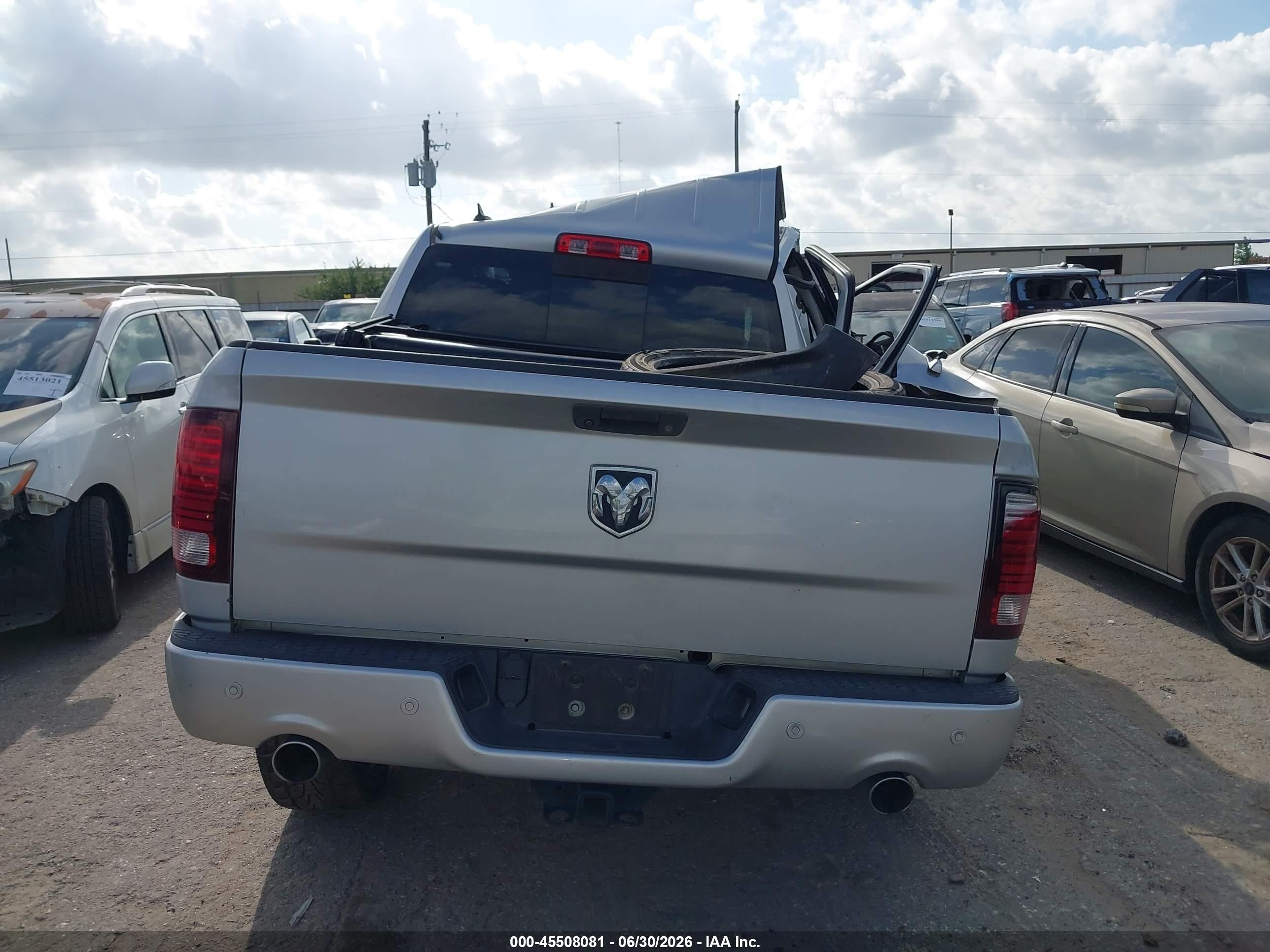 2014 Ram 1500 Sport Silver vin: 1C6RR6MT7ES144474