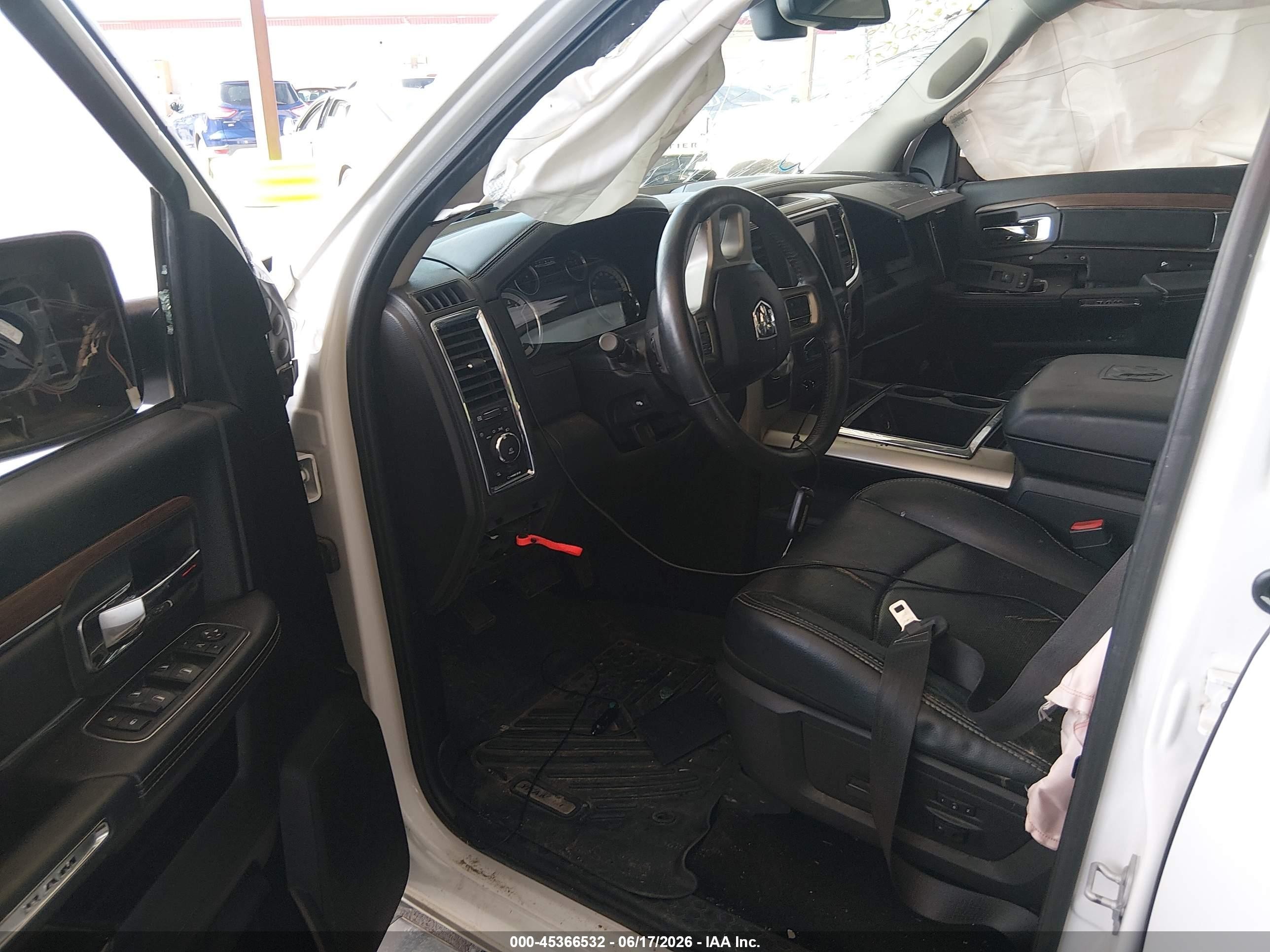 2014 Ram 1500 Laramie White vin: 1C6RR6NM4ES474726