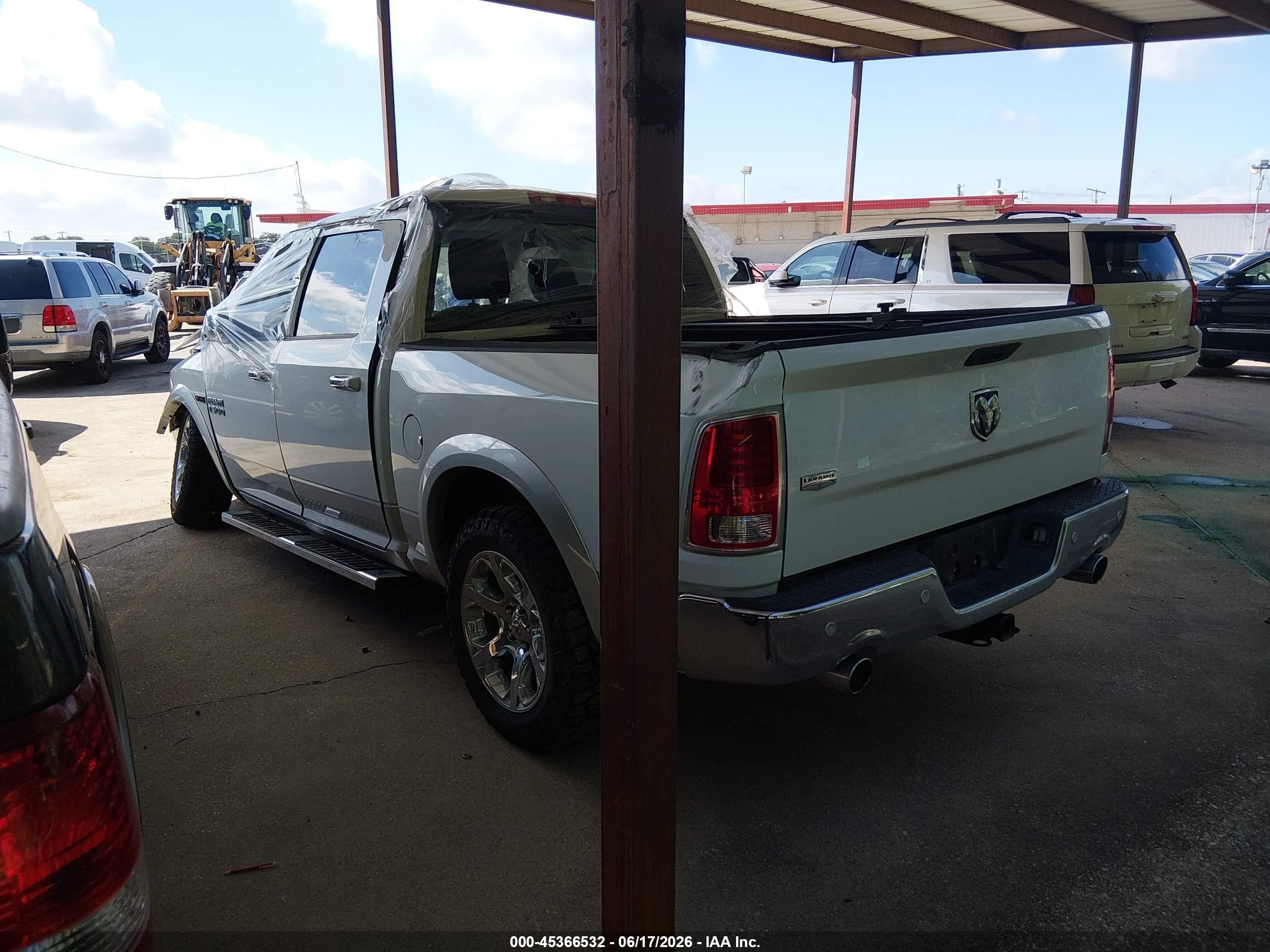 2014 Ram 1500 Laramie White vin: 1C6RR6NM4ES474726