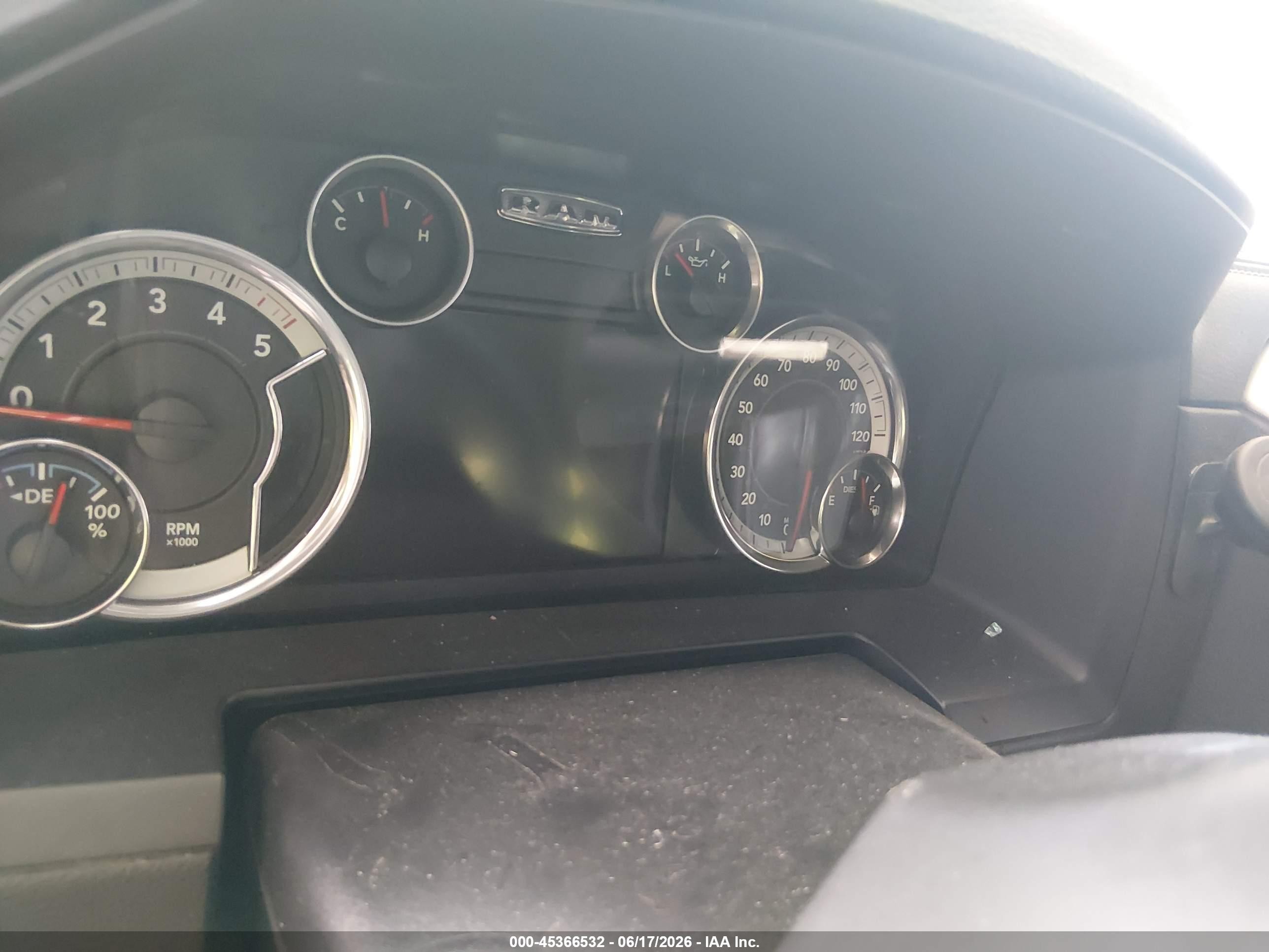 2014 Ram 1500 Laramie White vin: 1C6RR6NM4ES474726