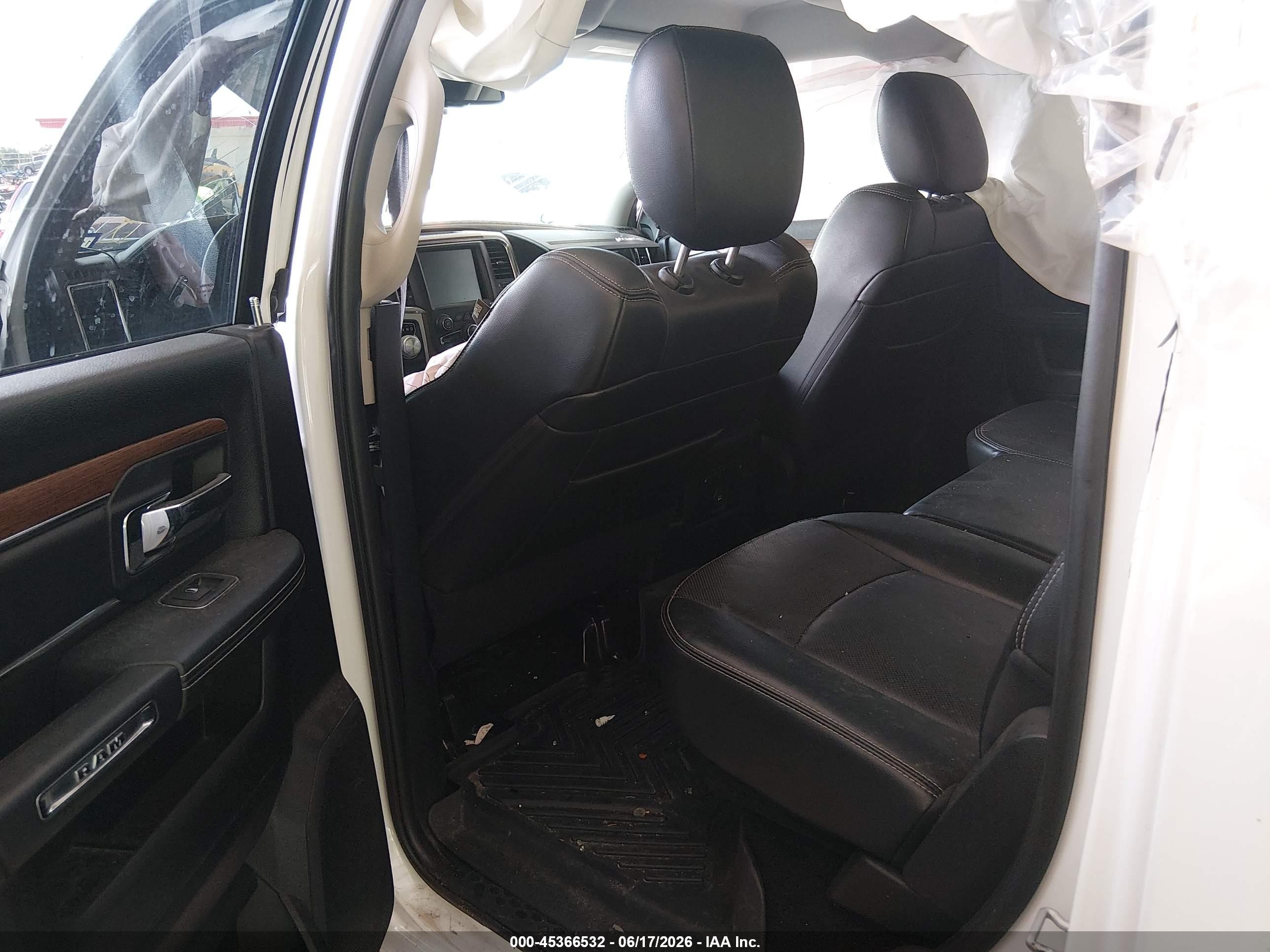 2014 Ram 1500 Laramie White vin: 1C6RR6NM4ES474726