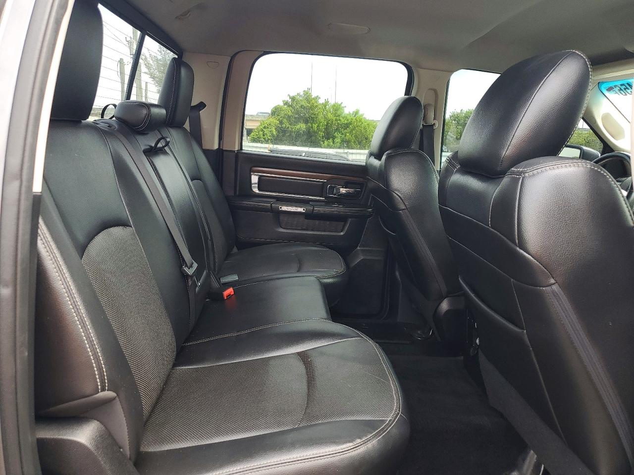 2015 Ram 1500 Laramie Gray vin: 1C6RR6NM6FS606953
