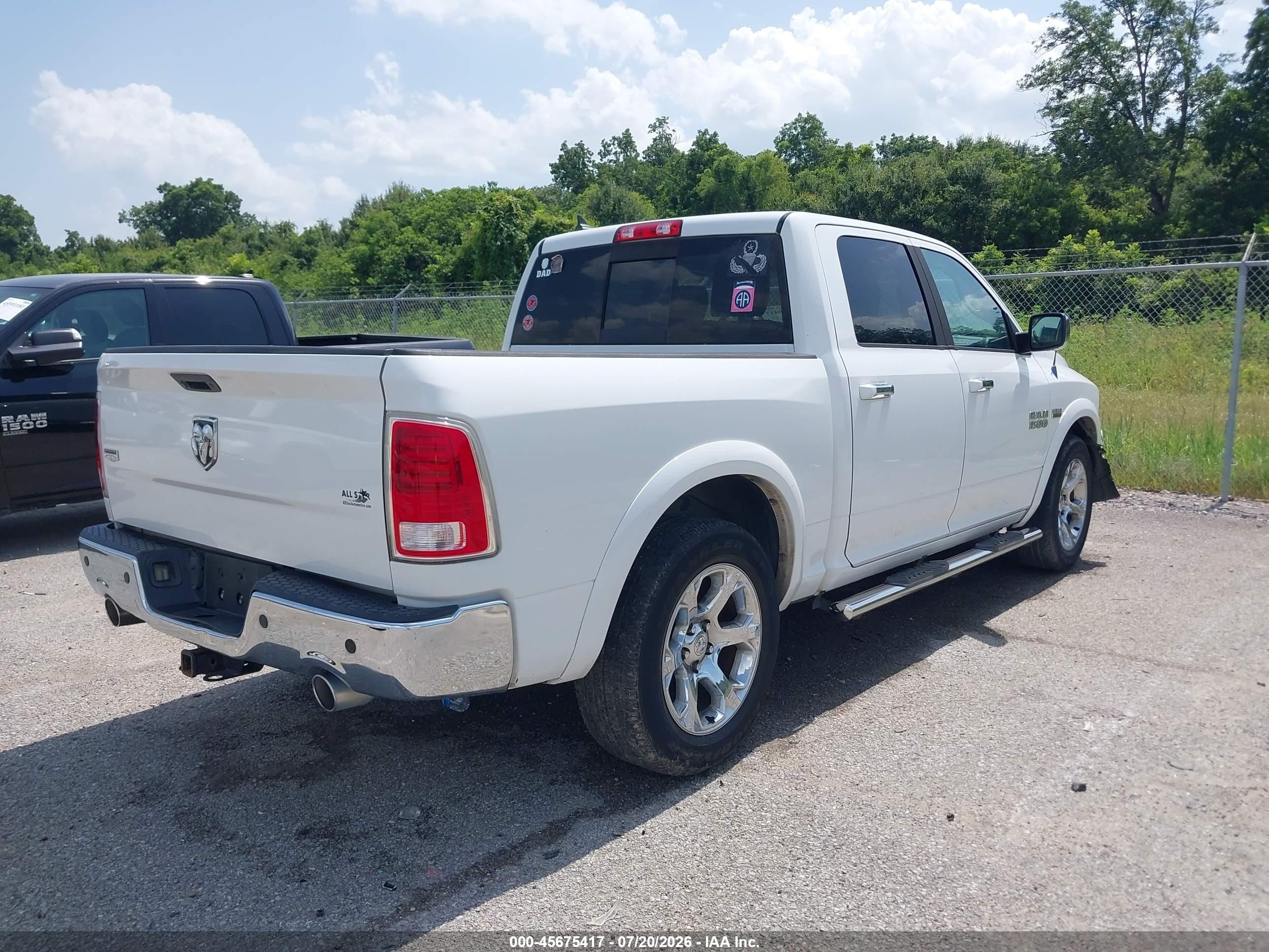 2013 Ram 1500 Laramie White vin: 1C6RR6NT2DS711865