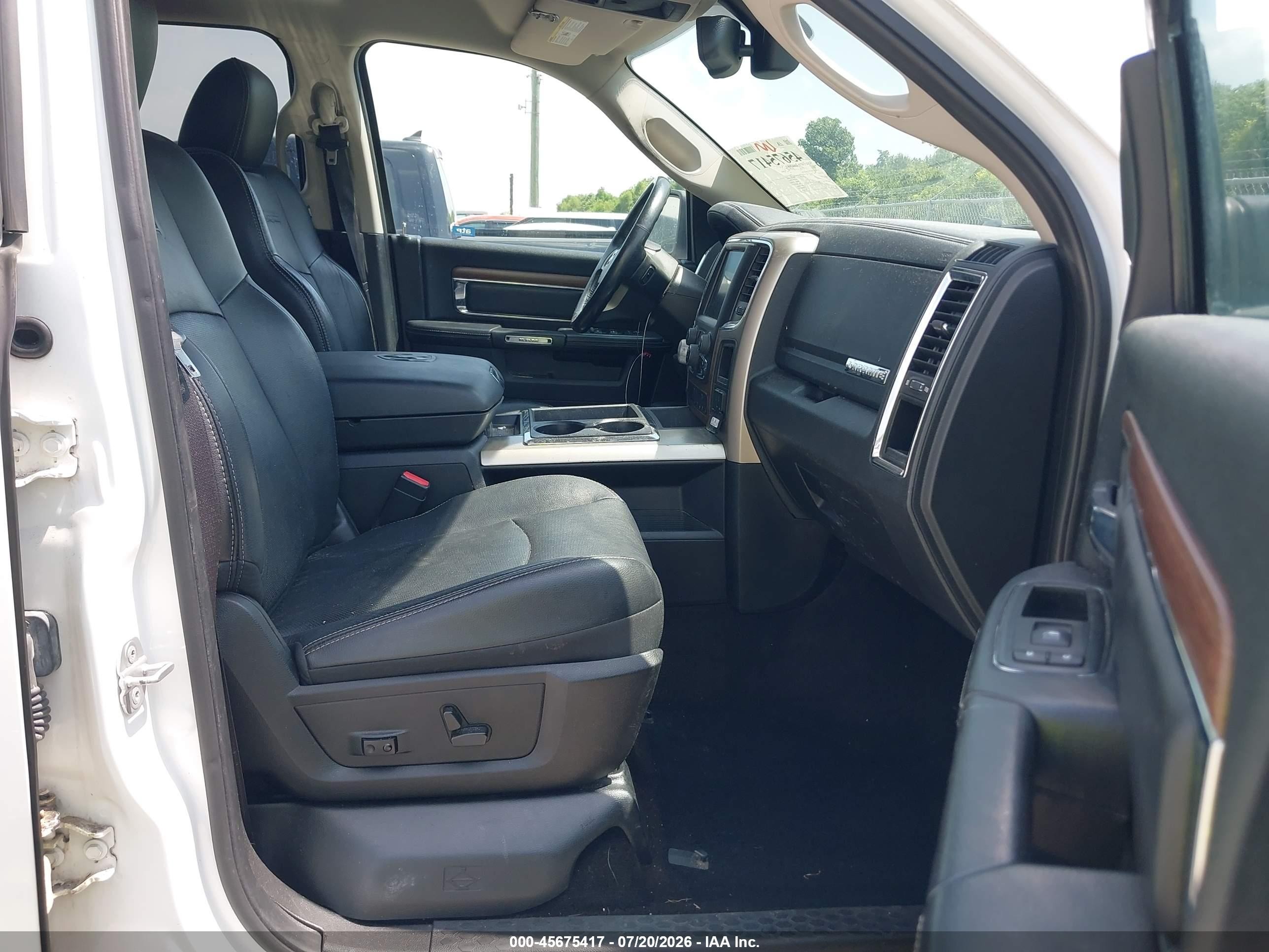2013 Ram 1500 Laramie White vin: 1C6RR6NT2DS711865