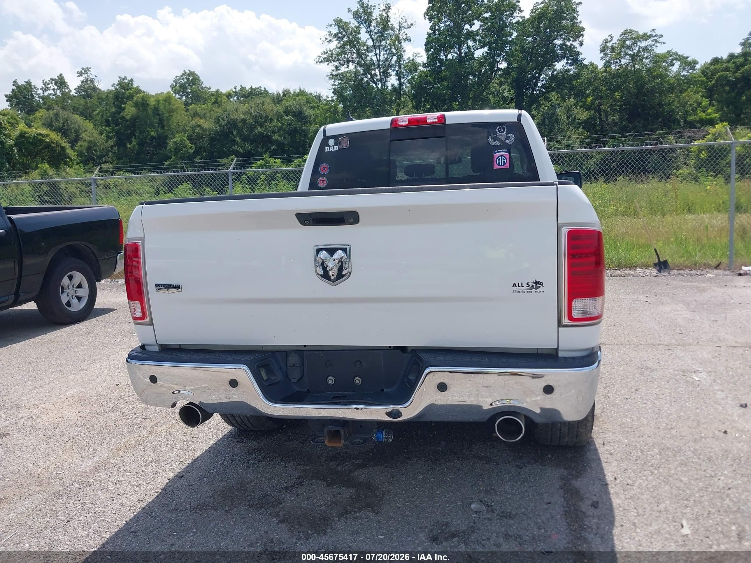 2013 Ram 1500 Laramie White vin: 1C6RR6NT2DS711865