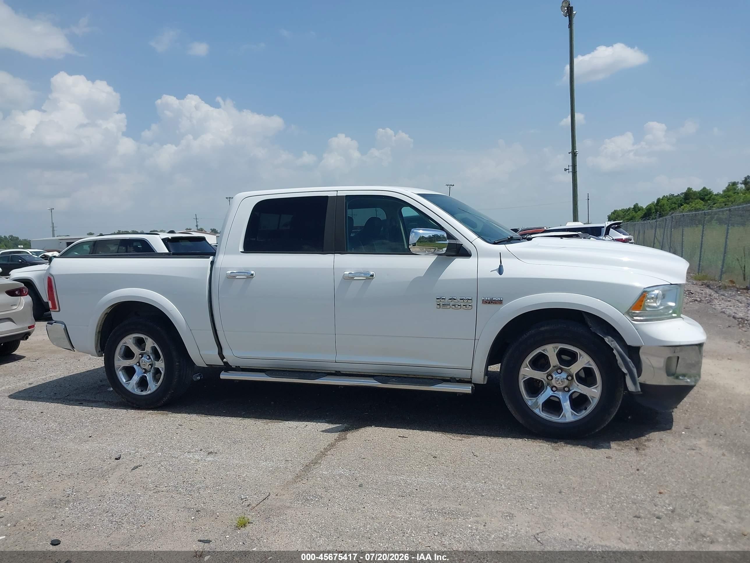2013 Ram 1500 Laramie White vin: 1C6RR6NT2DS711865