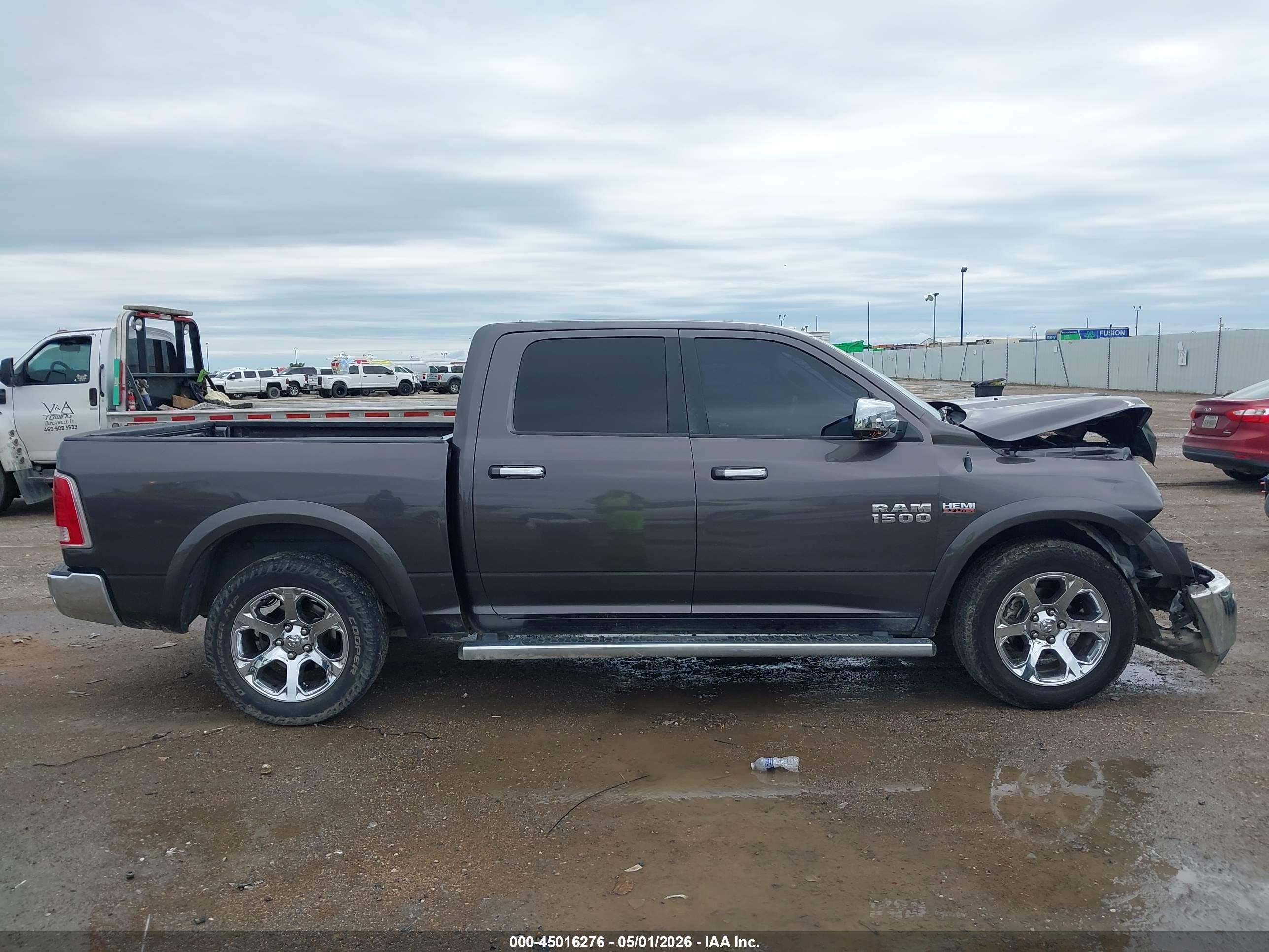 2015 Ram 1500 Laramie Gray vin: 1C6RR6NT3FS512682