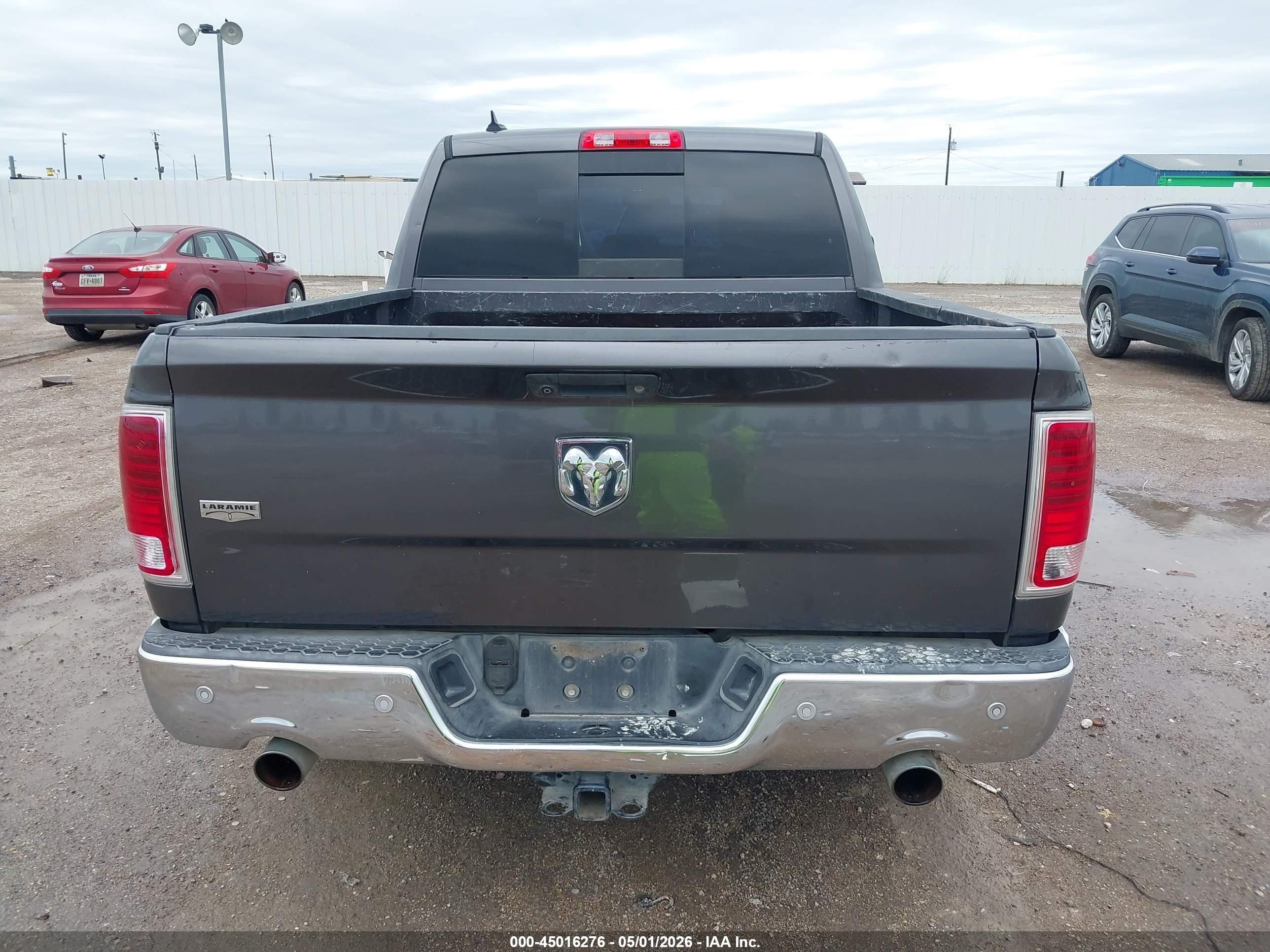 2015 Ram 1500 Laramie Gray vin: 1C6RR6NT3FS512682