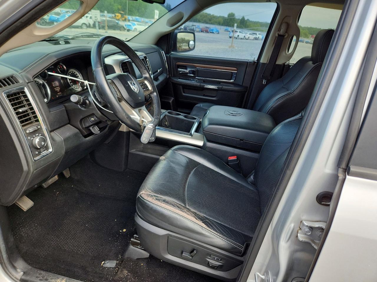 2014 Ram 1500 Laramie Серебряный vin: 1C6RR6NT5ES307007