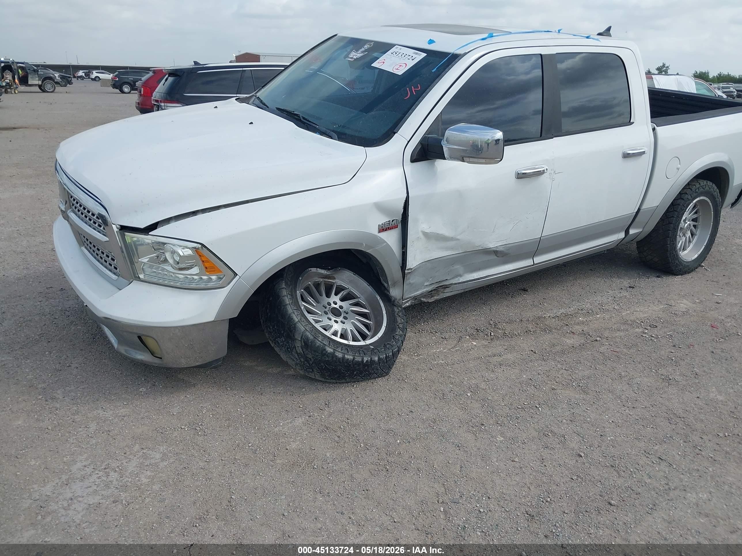 2014 Ram 1500 Laramie Белый vin: 1C6RR6NT6ES210270