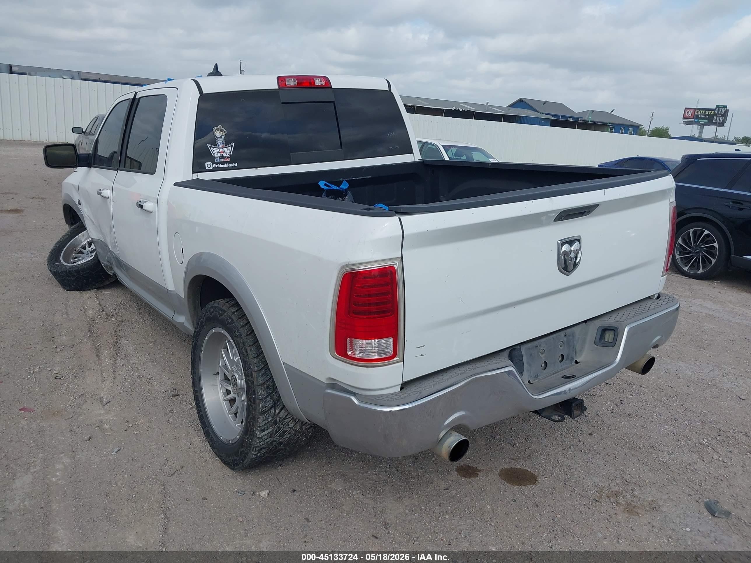 2014 Ram 1500 Laramie Белый vin: 1C6RR6NT6ES210270