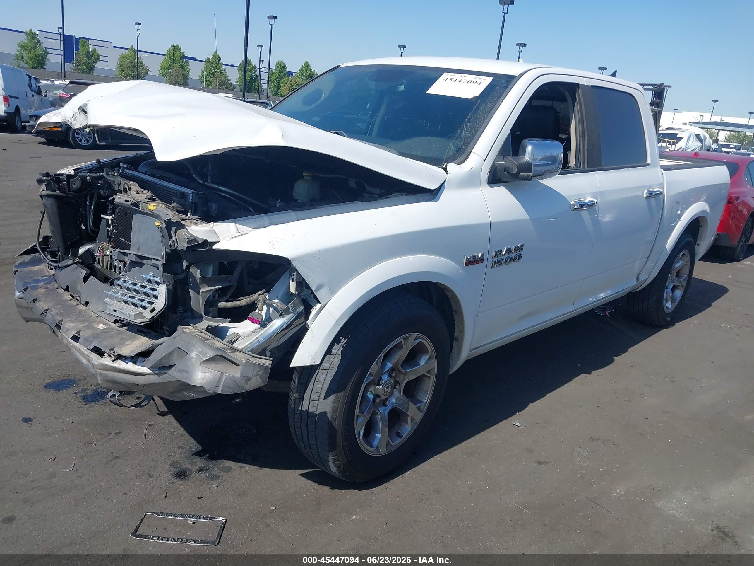 2015 Ram 1500 Laramie White vin: 1C6RR6NT6FS591524