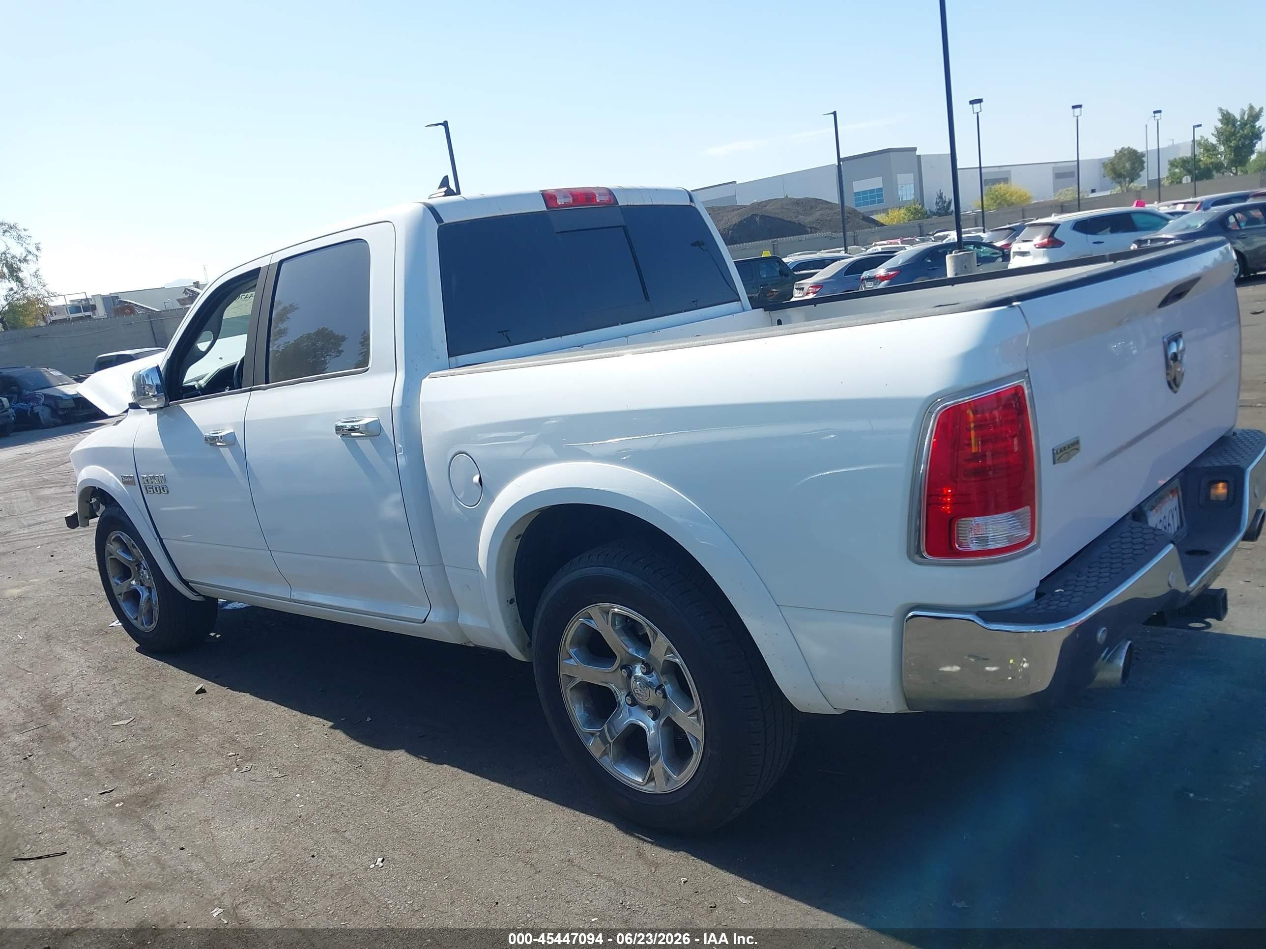 2015 Ram 1500 Laramie White vin: 1C6RR6NT6FS591524
