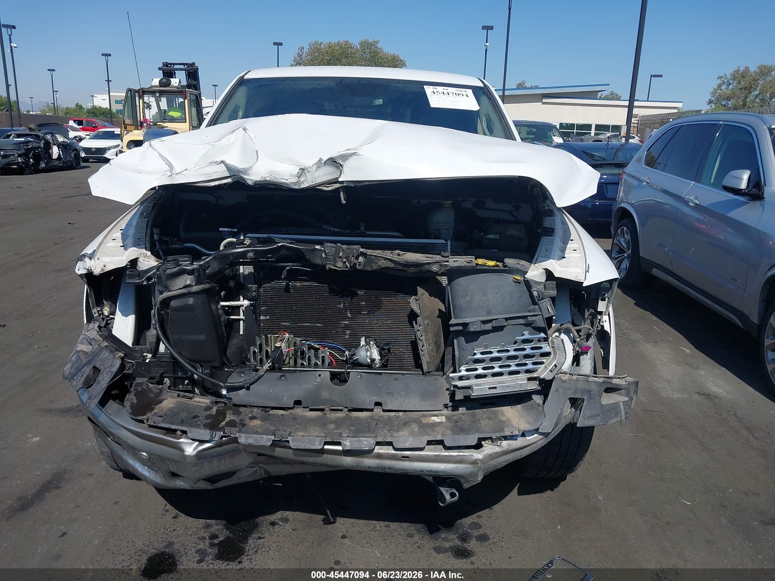 2015 Ram 1500 Laramie White vin: 1C6RR6NT6FS591524