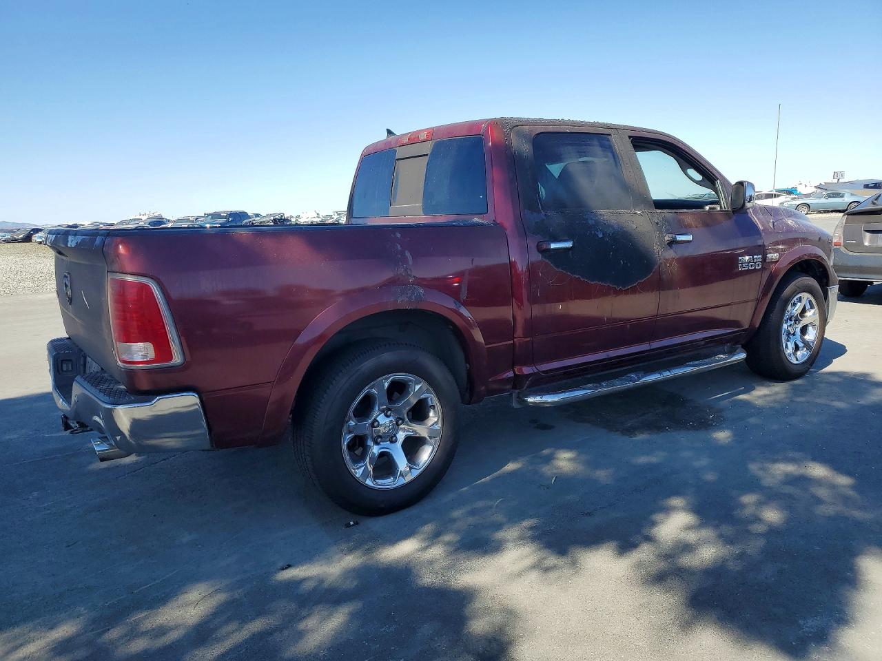 2018 Ram 1500 Laramie Burgundy vin: 1C6RR6NT7JS188550