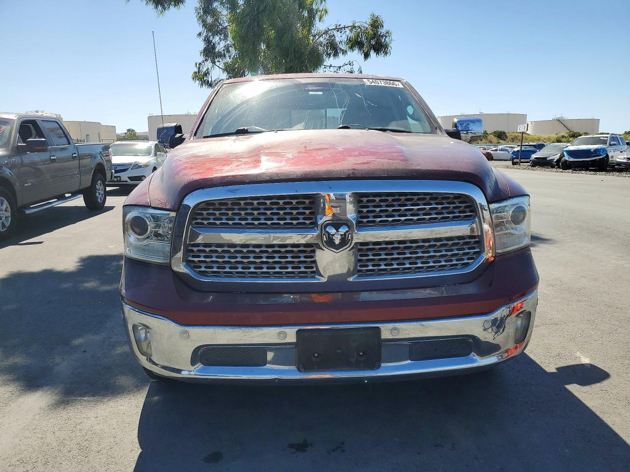 2018 Ram 1500 Laramie Burgundy vin: 1C6RR6NT7JS188550