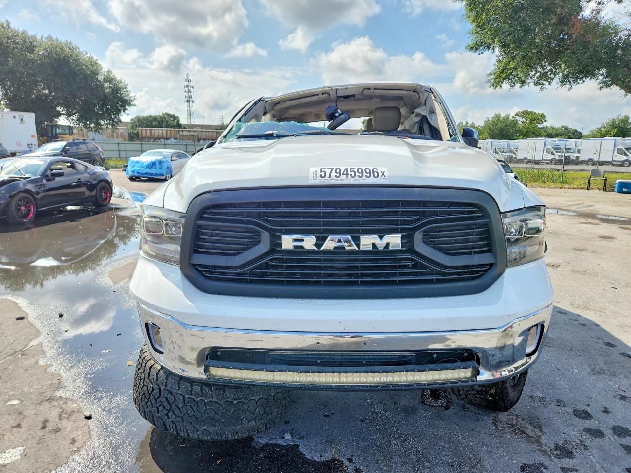 2014 Ram 1500 Laramie White vin: 1C6RR6NT8ES102751