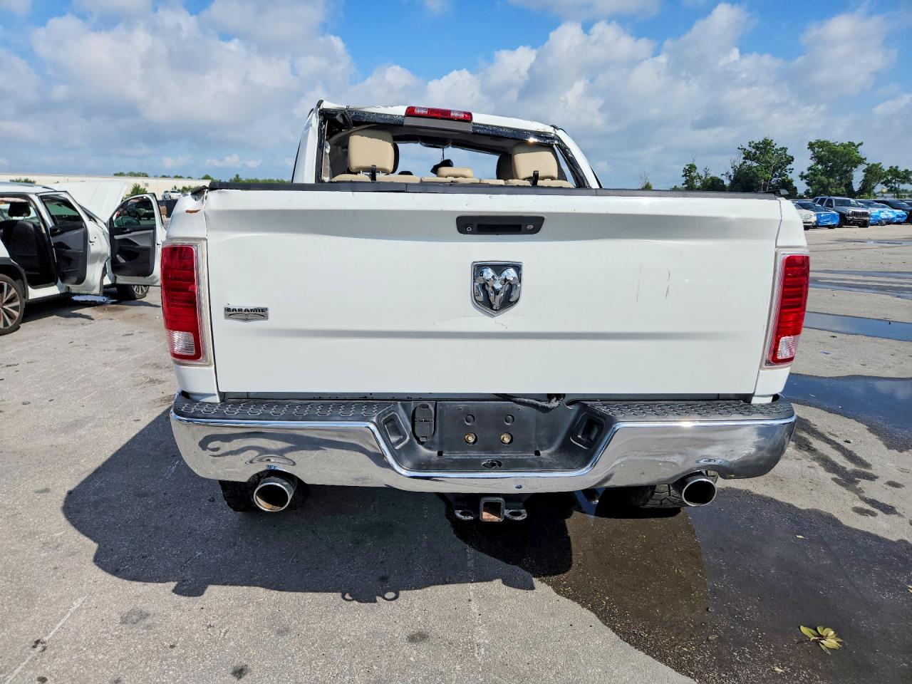 2014 Ram 1500 Laramie White vin: 1C6RR6NT8ES102751